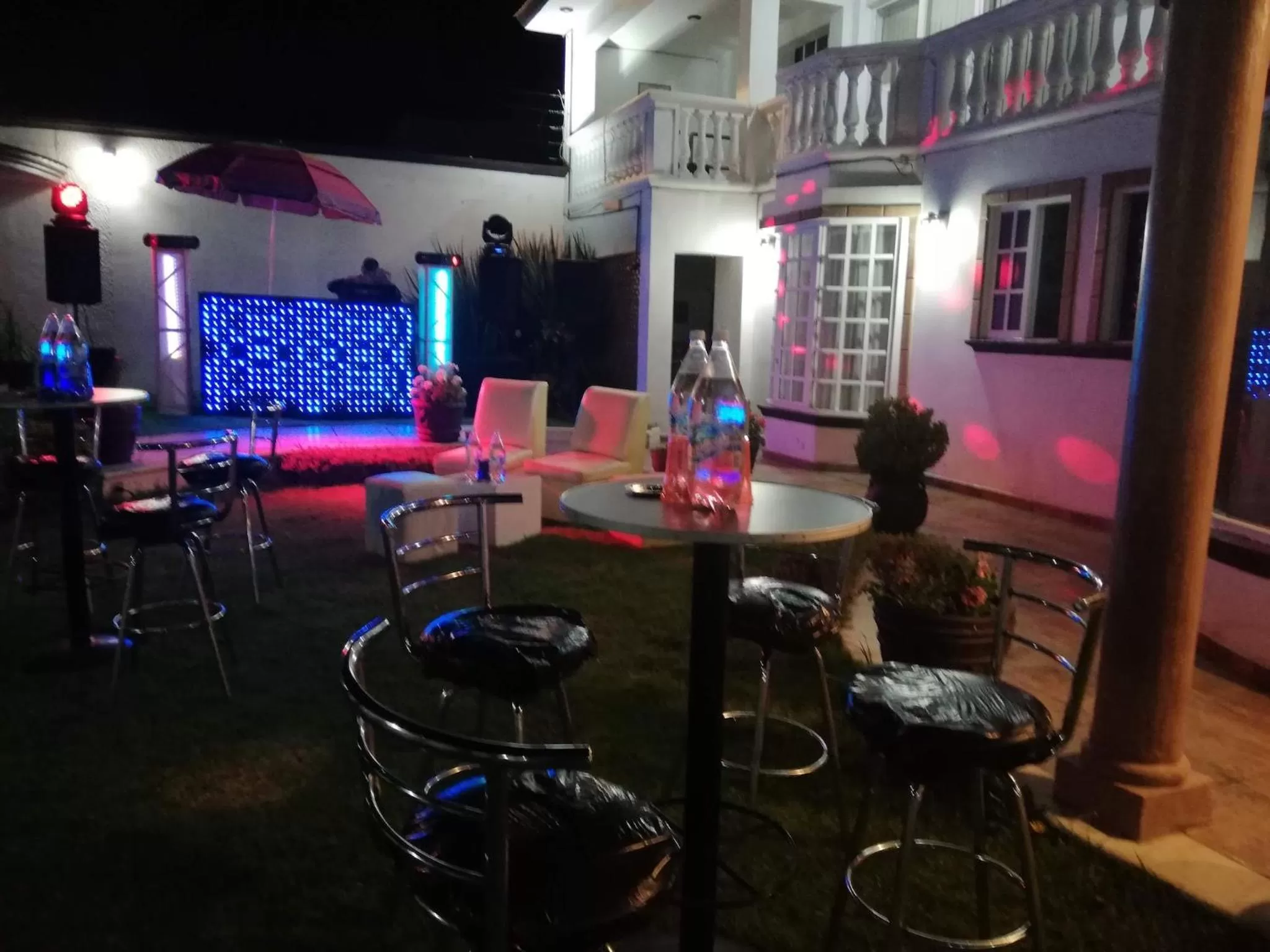 Garden in La Aurora Hotel Like Home