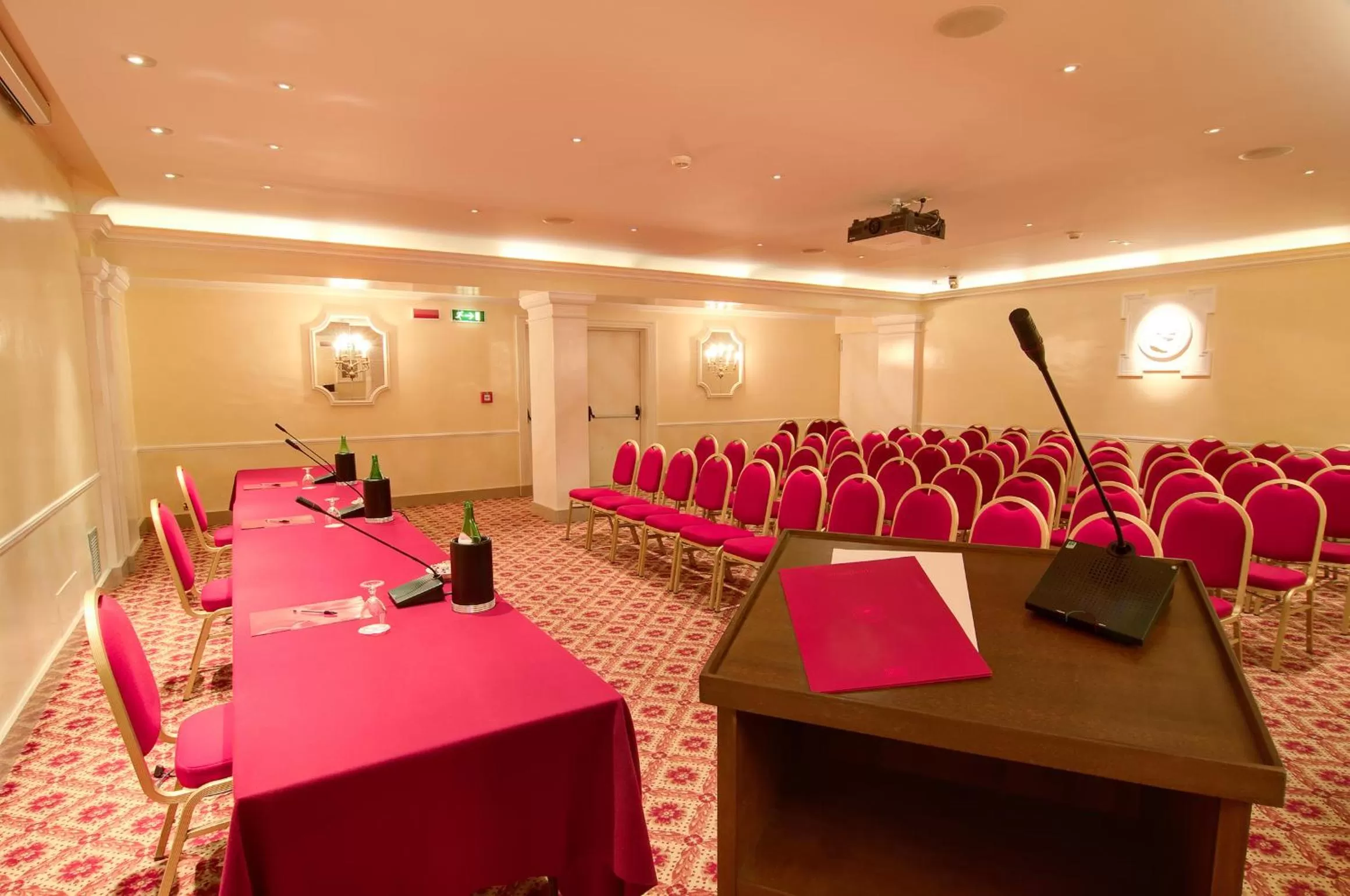 Business facilities in Bettoja Hotel Massimo d'Azeglio