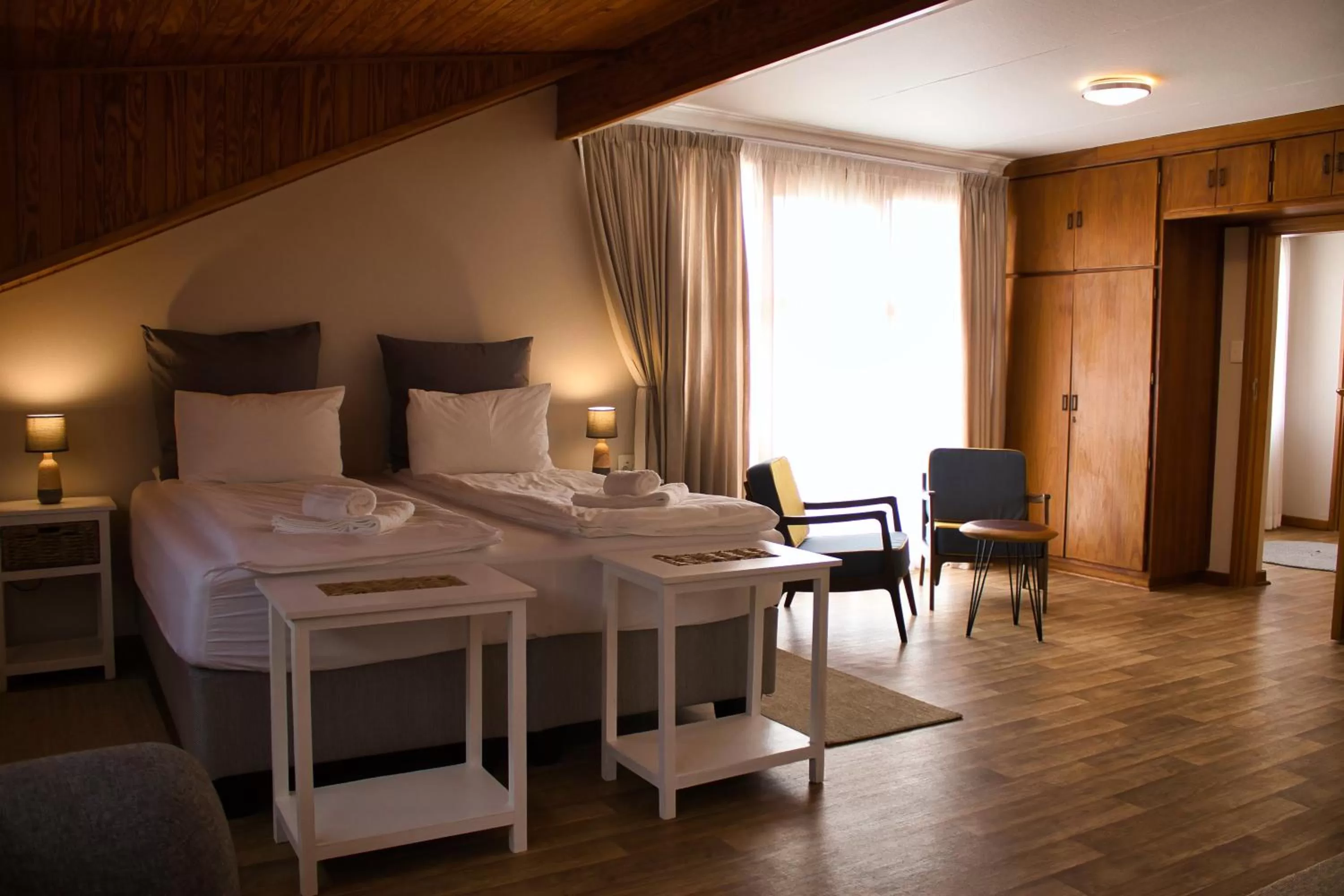 Bedroom, TV/Entertainment Center in Kramersdorf Guesthouse