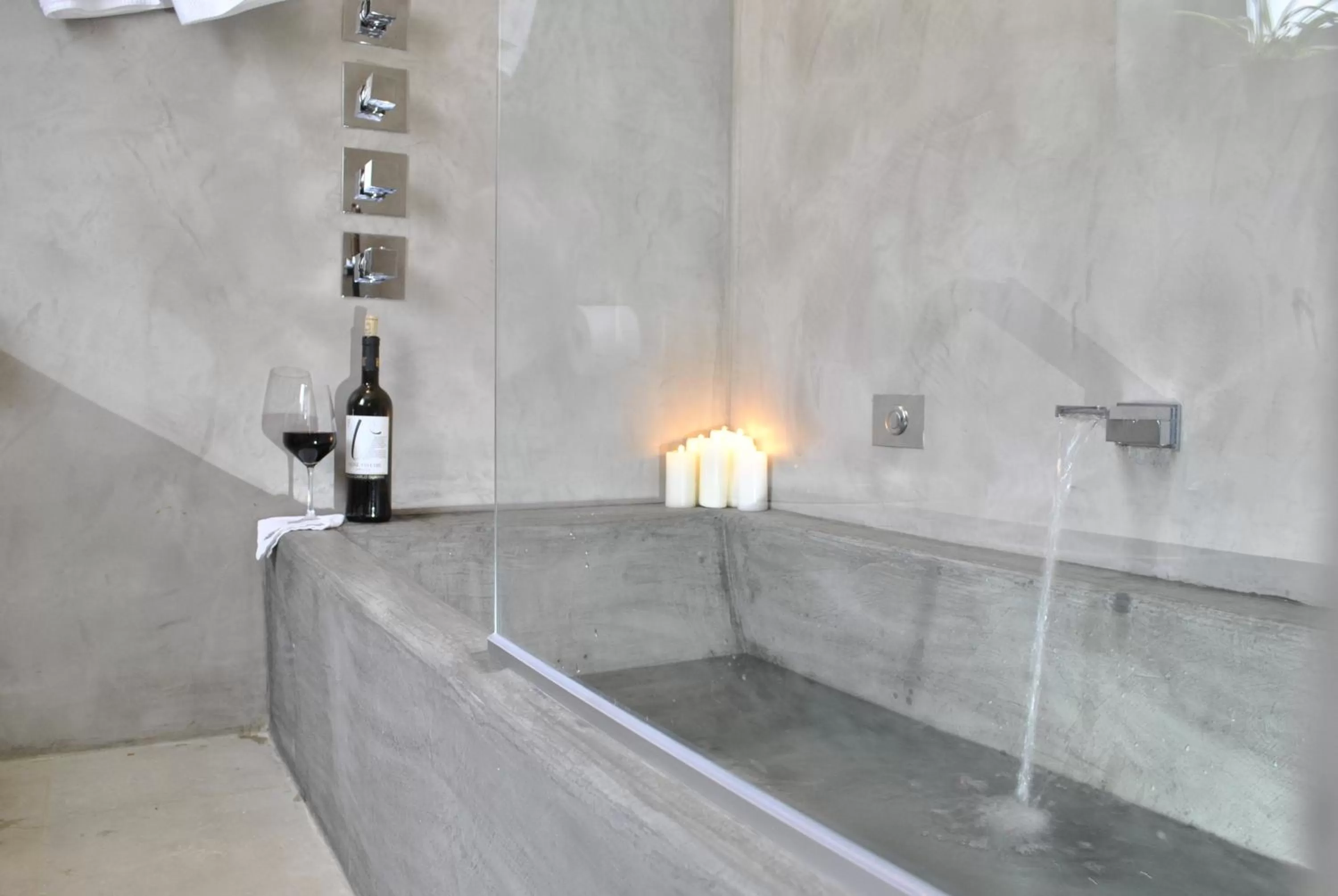 Shower in Masseria Panareo