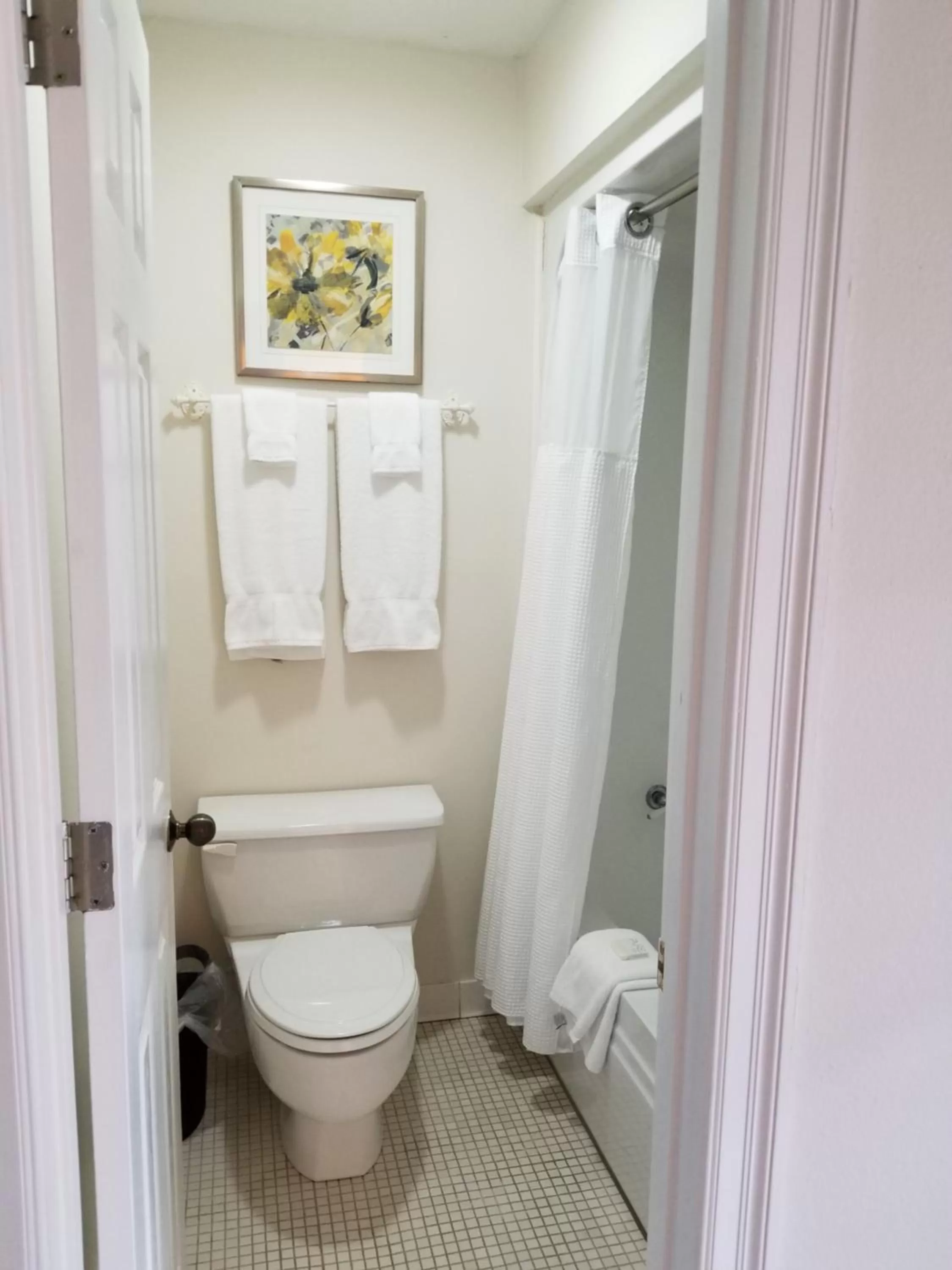 Bathroom in Greenwood Plantation B&B Inn