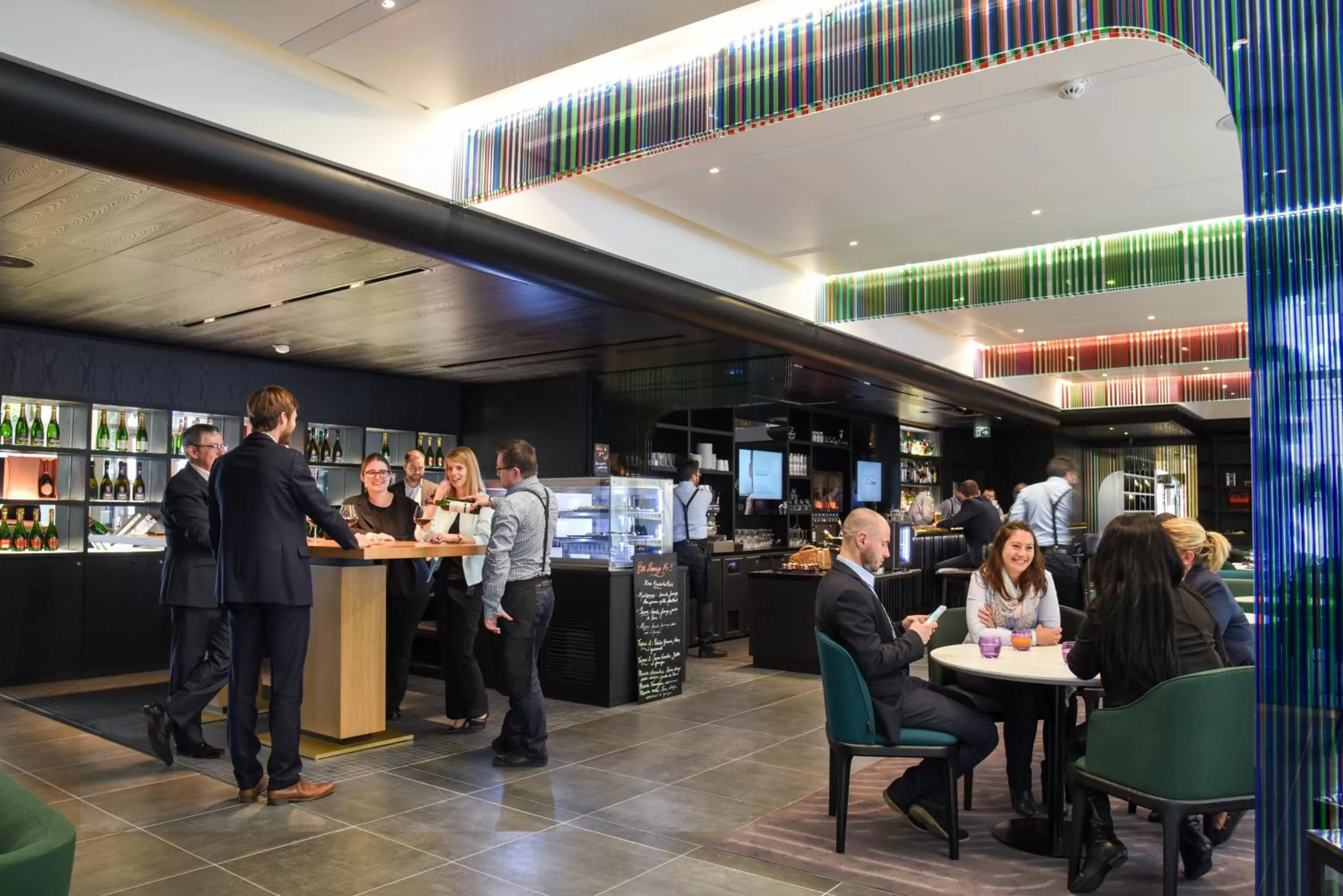 Restaurant/places to eat in Mercure Paris Boulogne