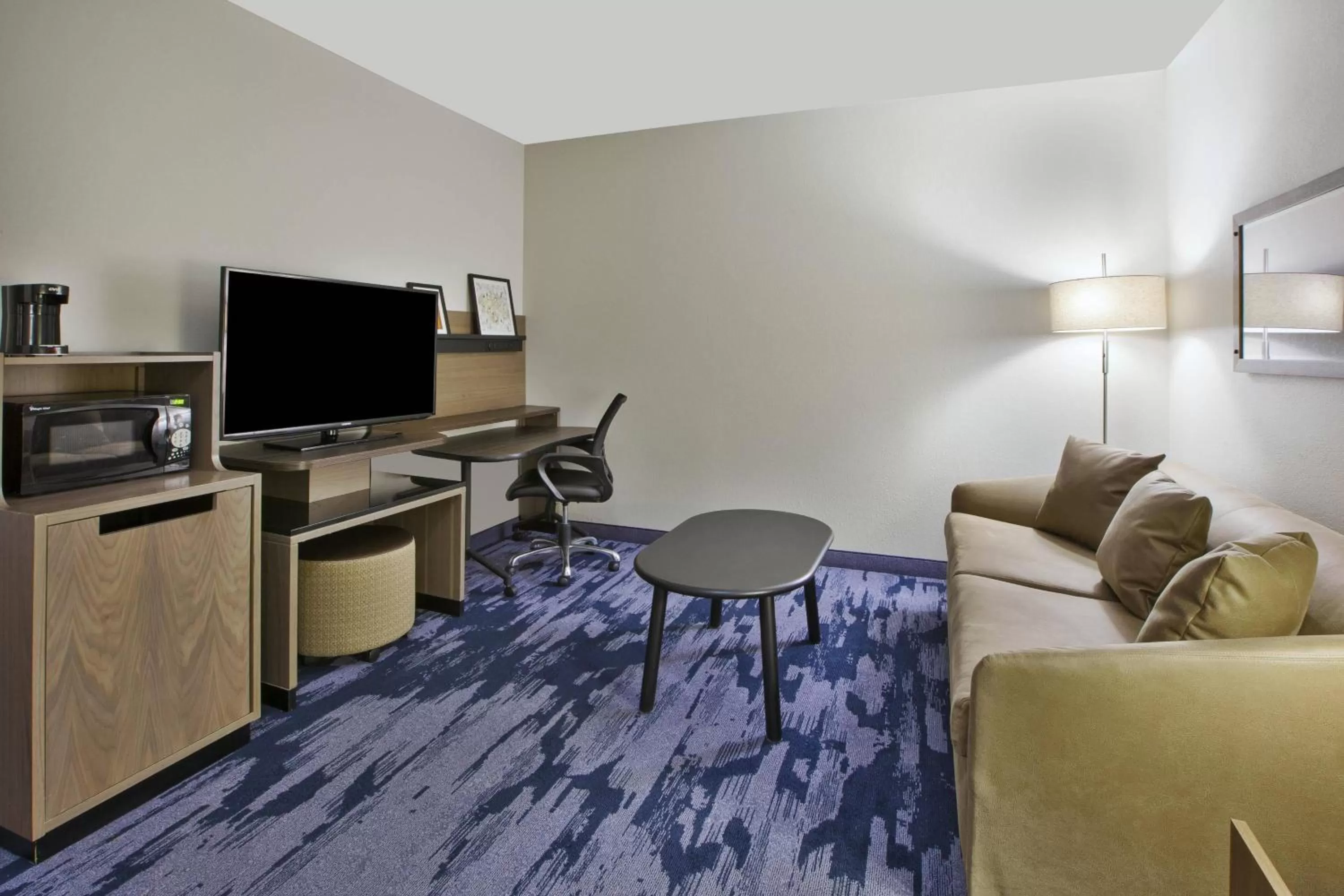 Living room in Fairfield Inn & Suites by Marriott Milwaukee Downtown