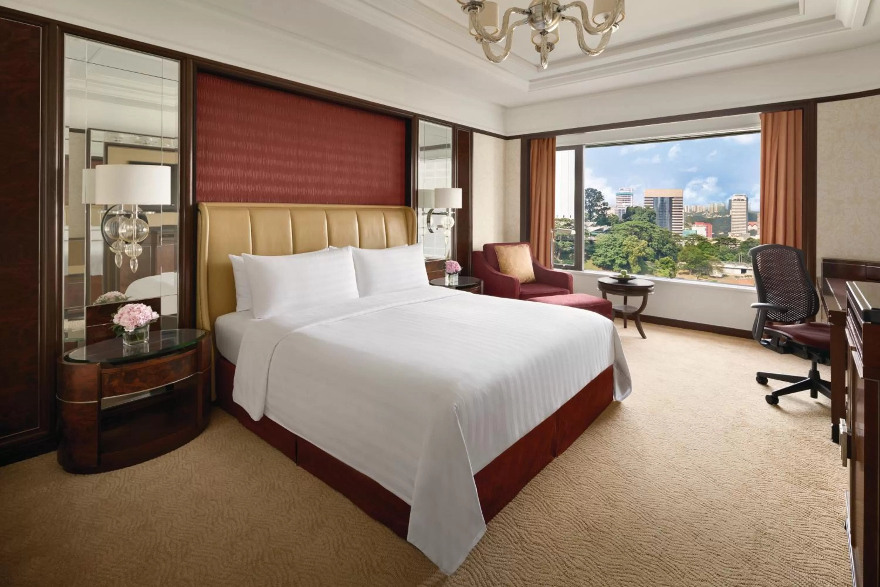 View (from property/room), Bed in Shangri-La Kuala Lumpur