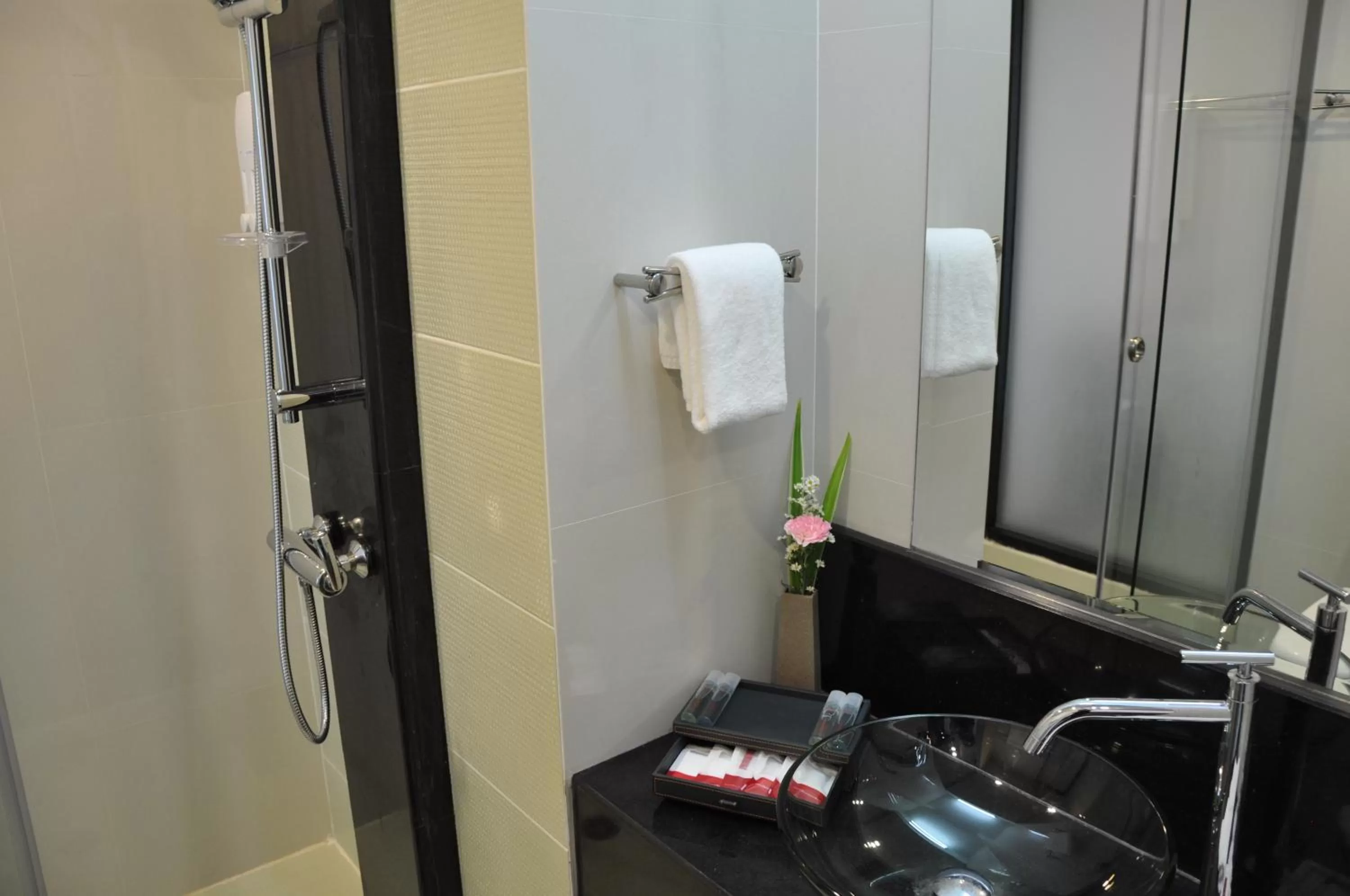 Bathroom in The Gallery At Koh Chang