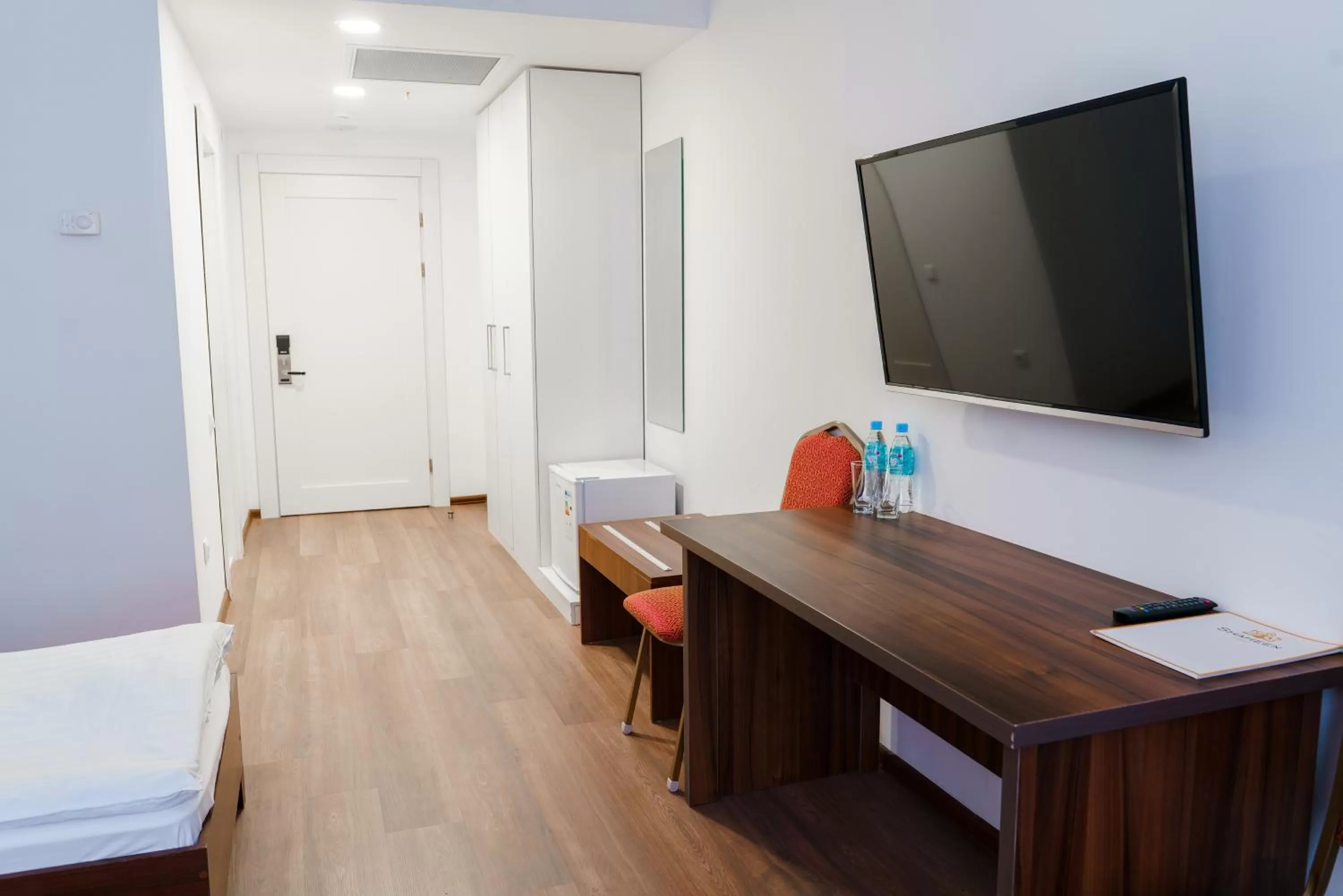 TV/Entertainment Center in The Square