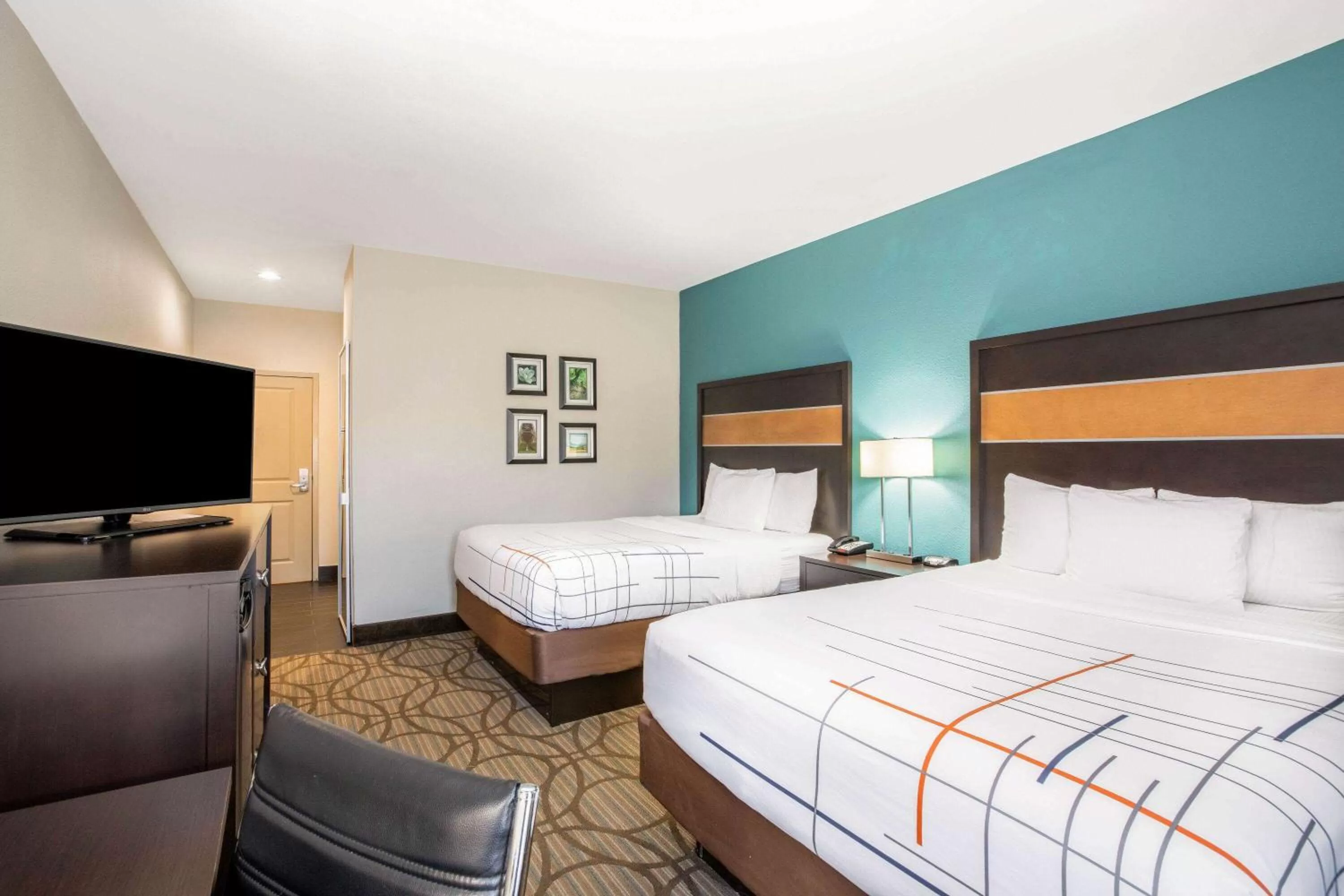 Queen Room with Two Queen Beds - Disability Access in La Quinta by Wyndham Little Rock - West
