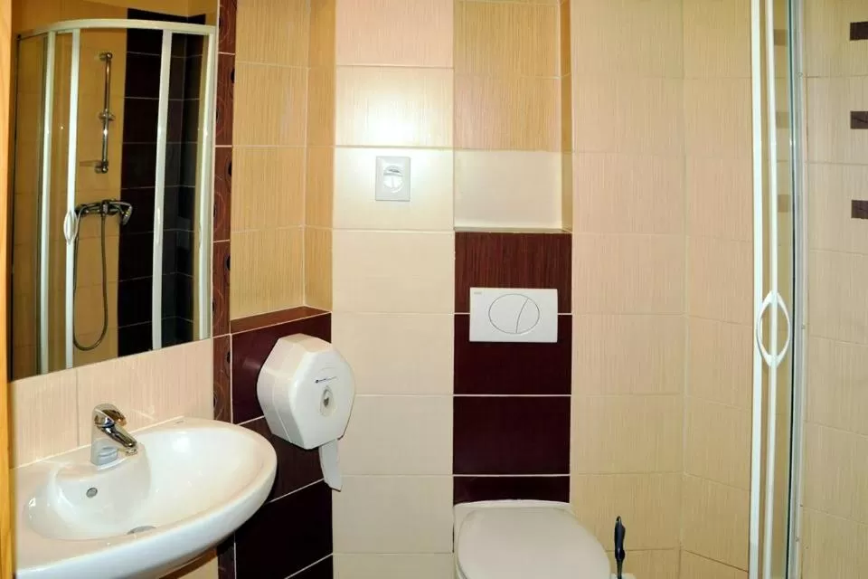 Shower in Rezydencja 5 Dębów