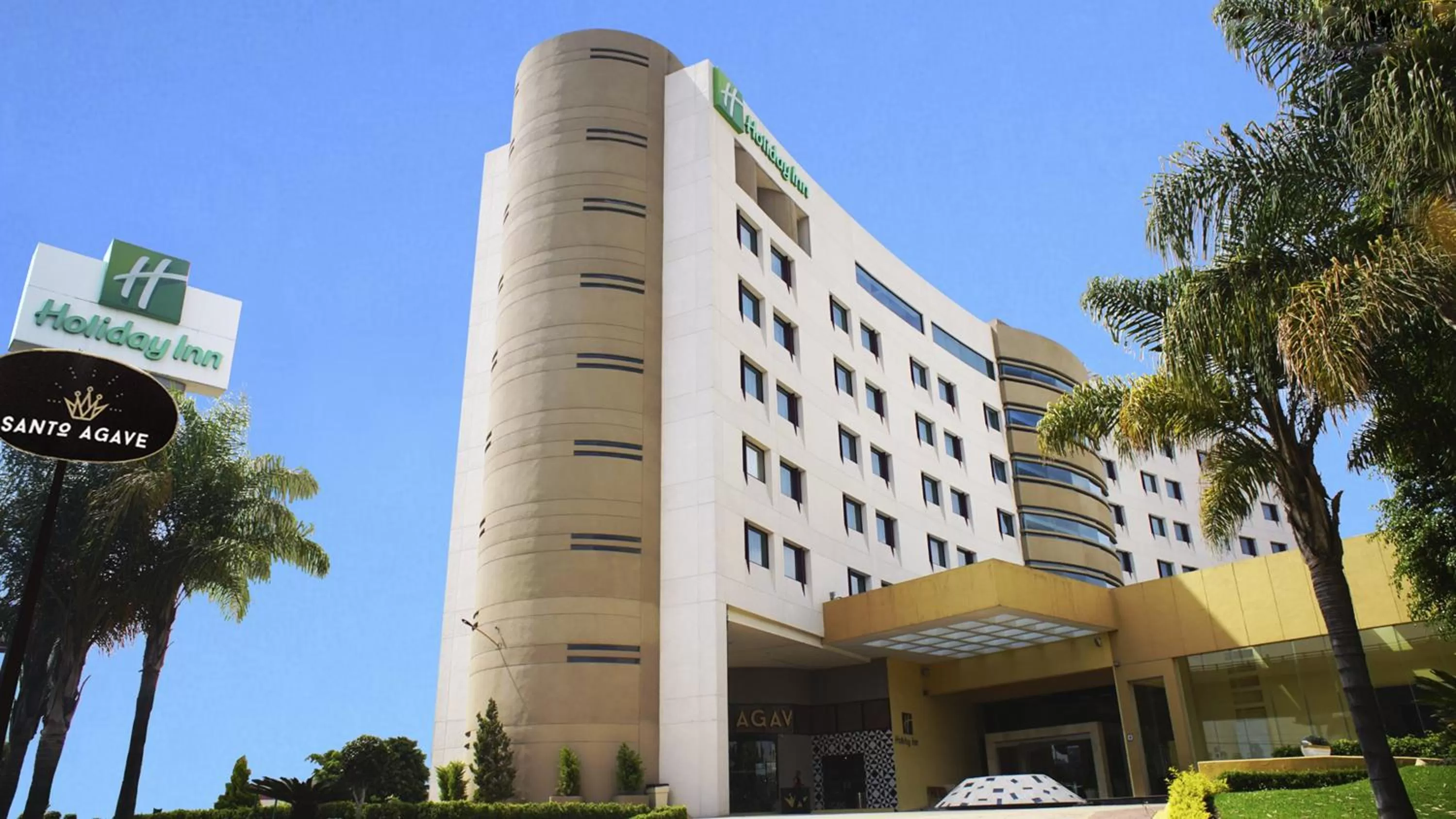 Property building in Holiday Inn Puebla Finsa by IHG