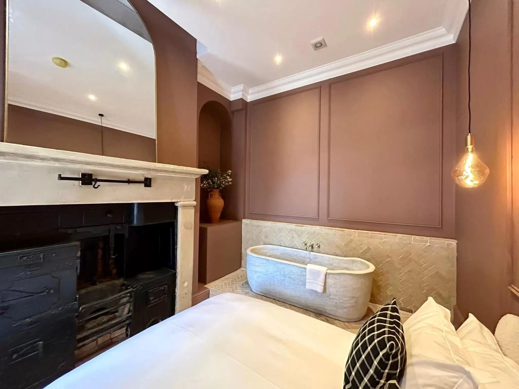 Bed in Railway House York by Chateau Anna