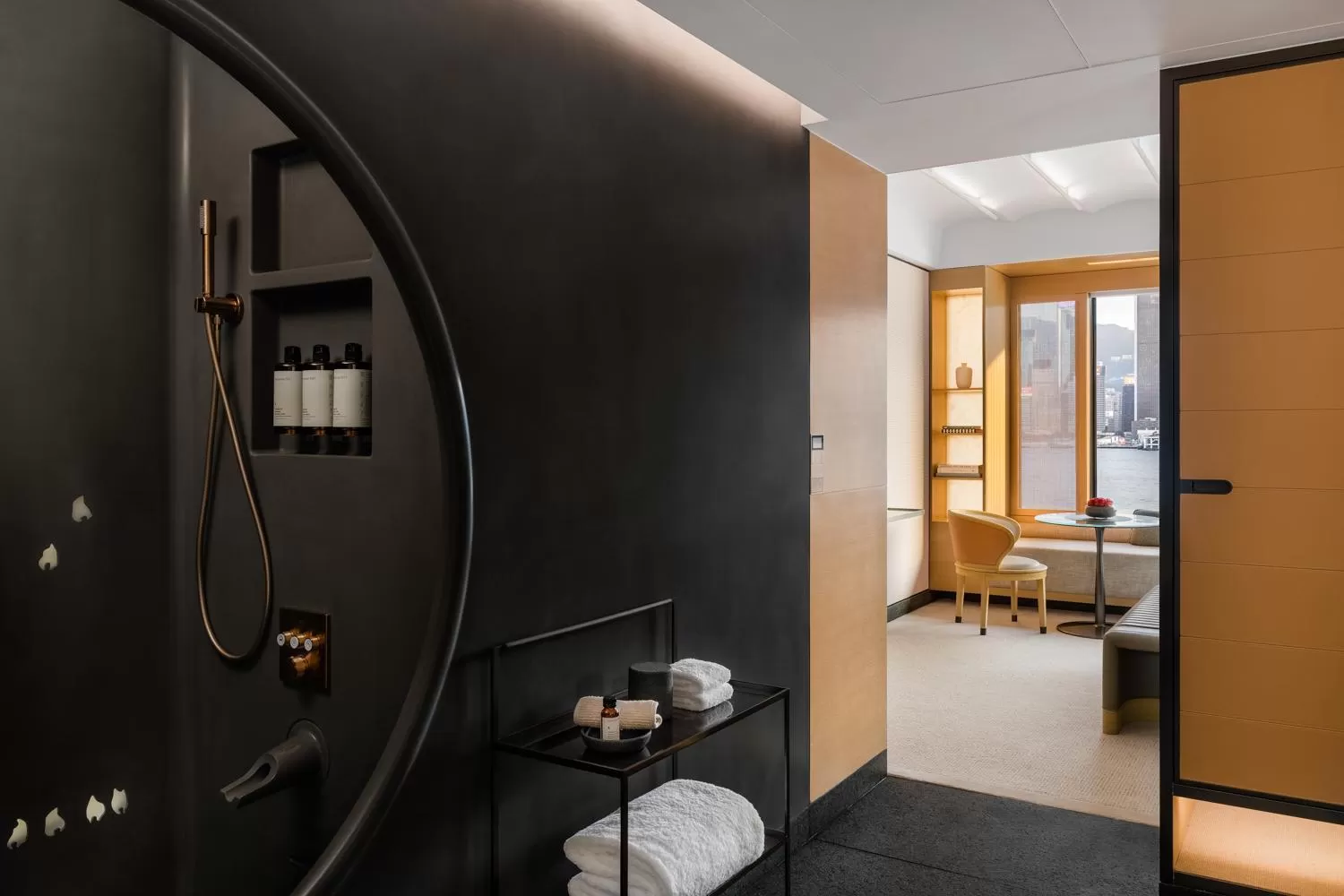 Bathroom, Bed in Regent Hong Kong