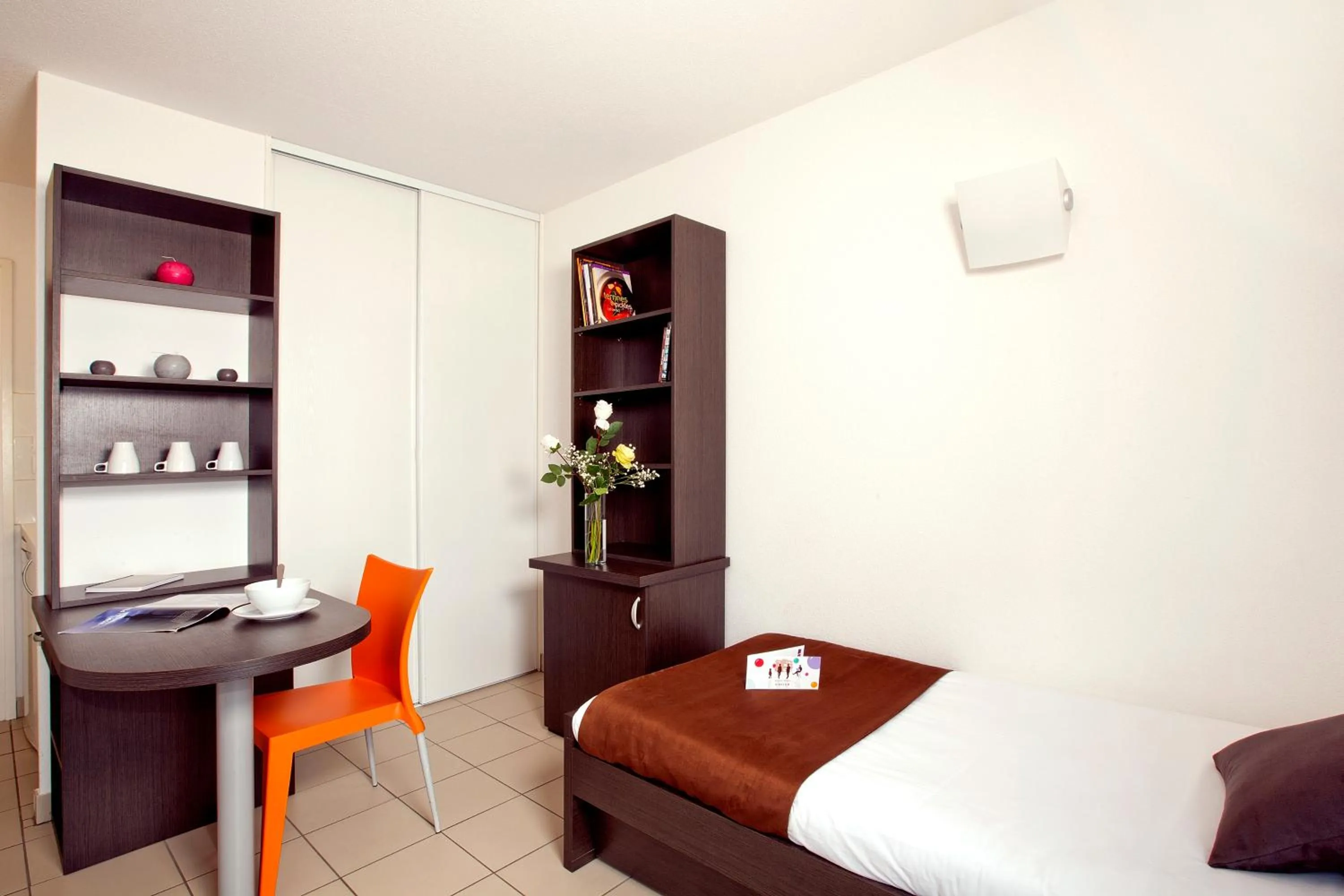 Bed in Cerise Strasbourg Appart Hotel