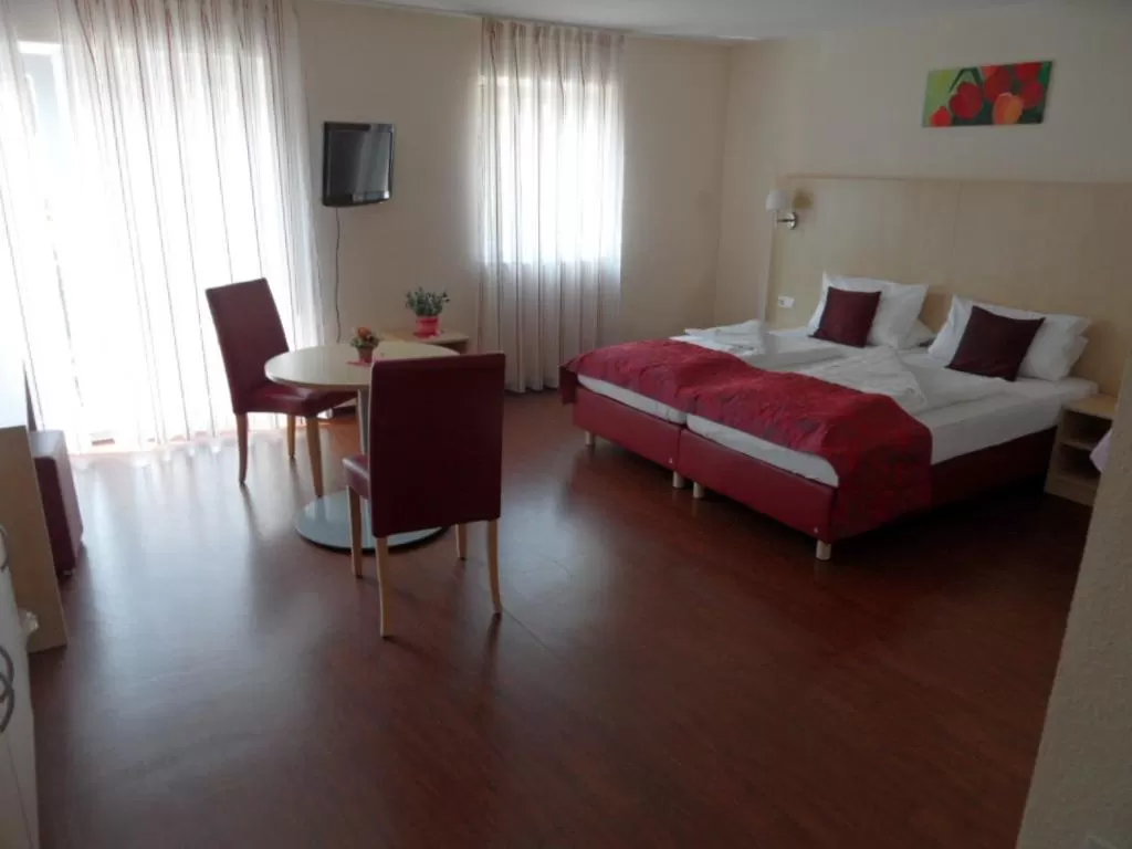 Bed in Hotel Gasthof zum Engel - Gästehaus