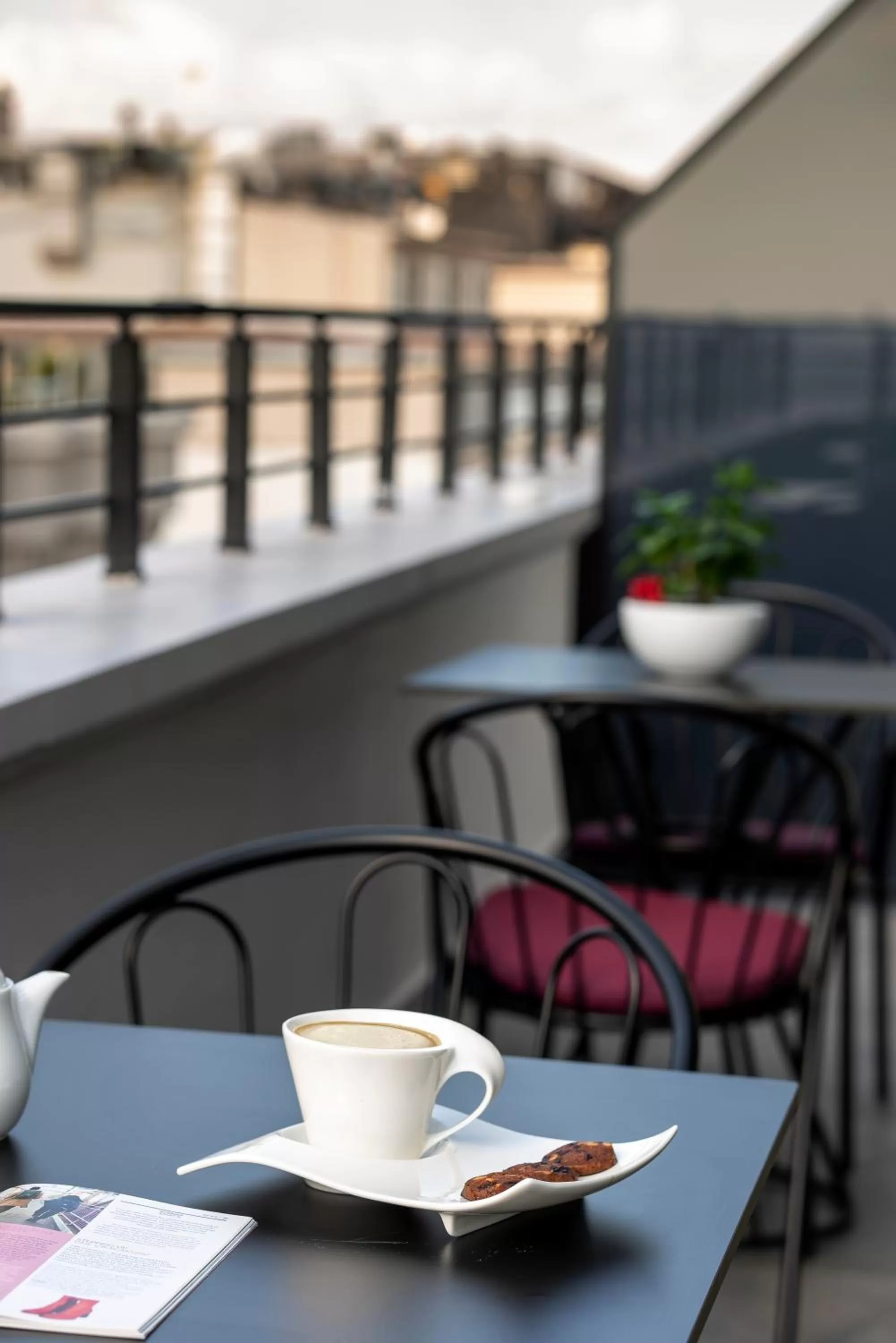 Balcony/Terrace, Restaurant/Places to Eat in Occidental Taksim