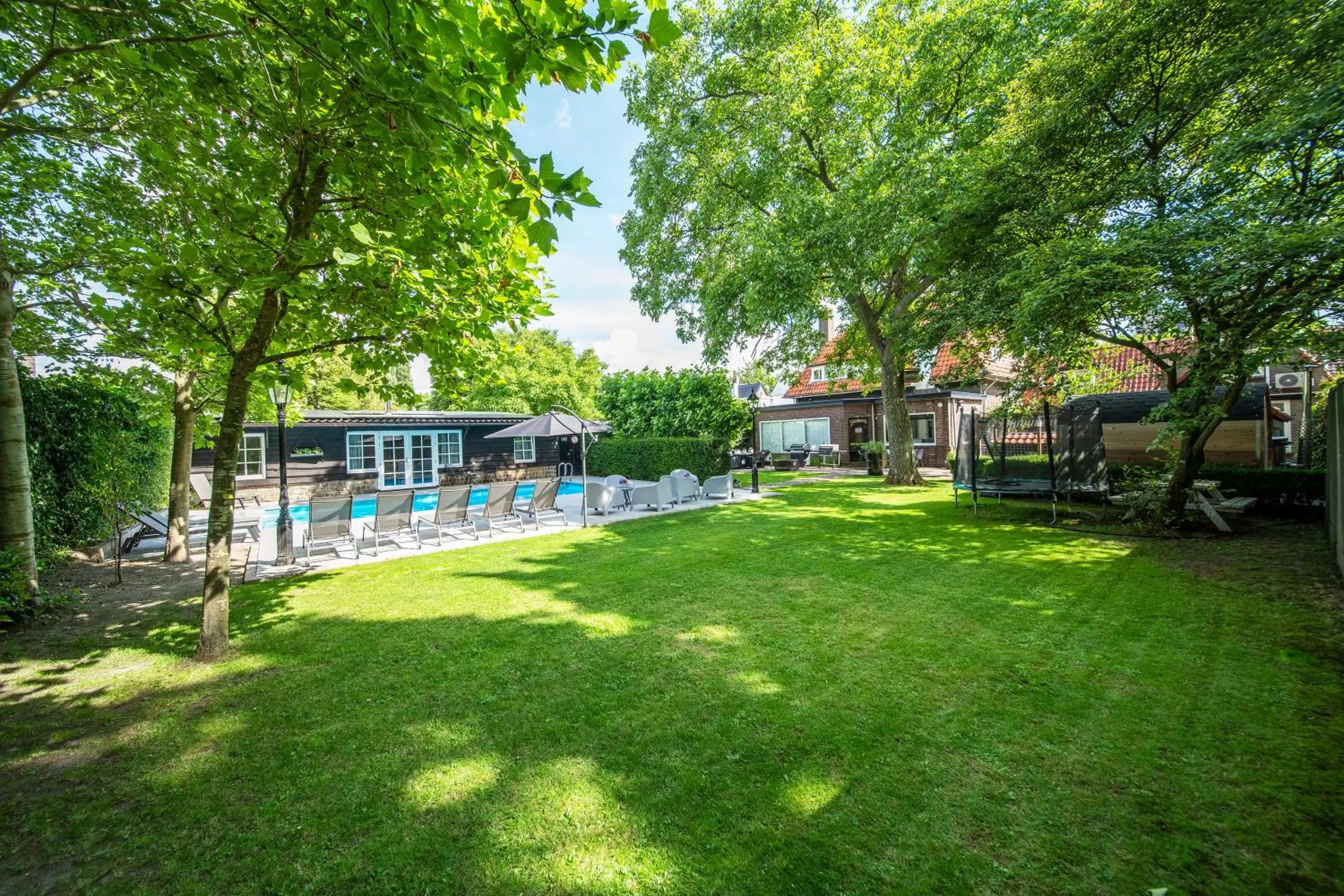 Garden in Hush Bed & Breakfast