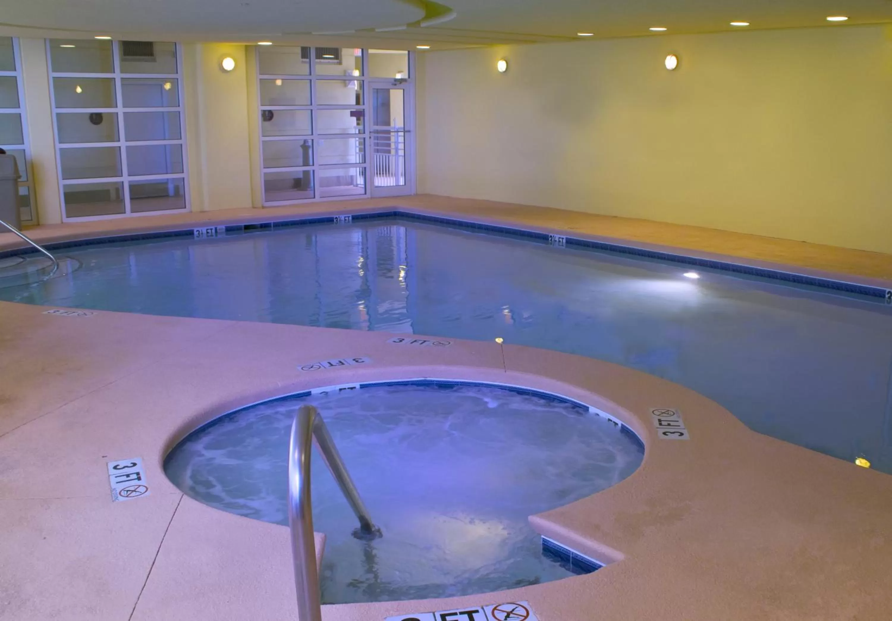 Swimming pool in Club Wyndham Ocean Boulevard