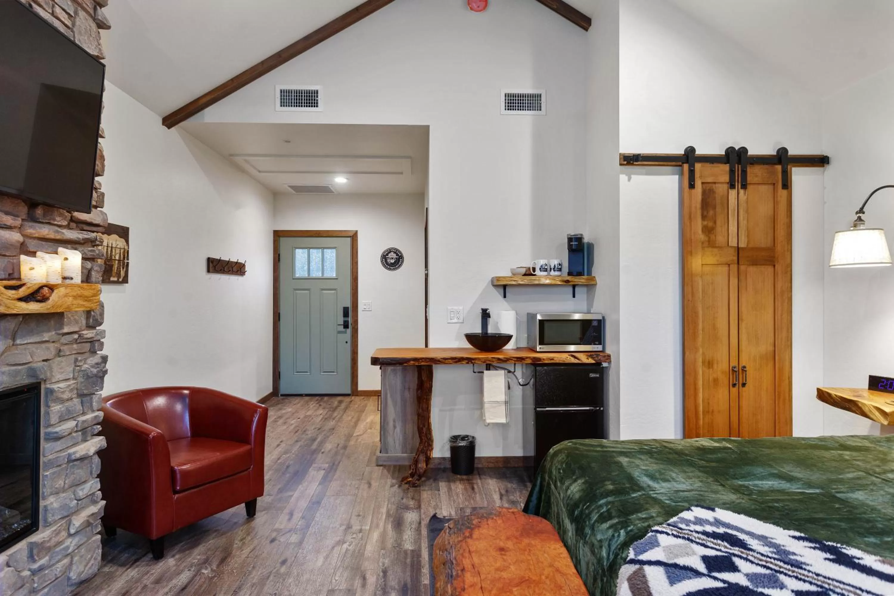 Kitchen or kitchenette, Kitchen/Kitchenette in Lodge at 5600