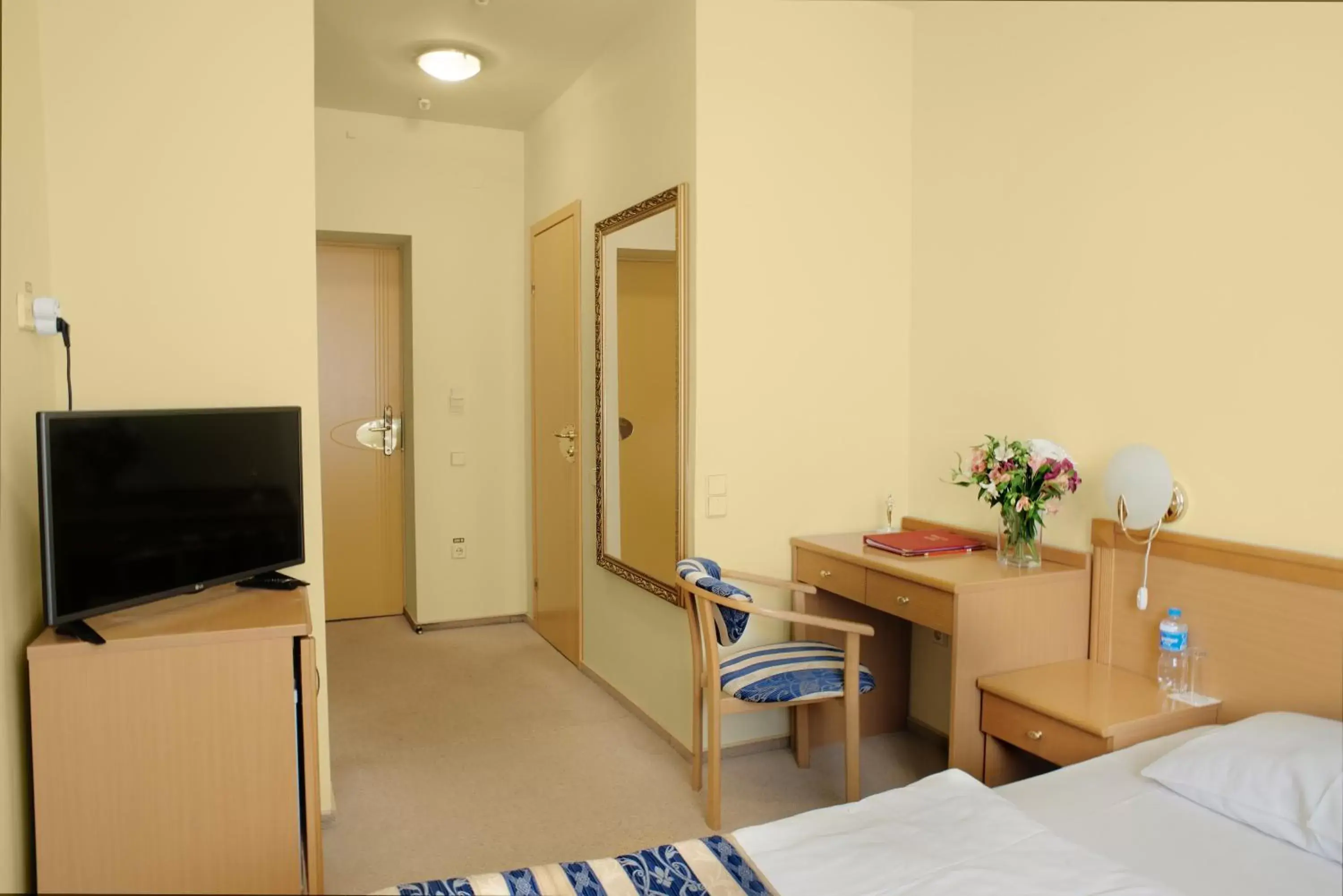 Standard Double or Twin Room - single occupancy in Oscar Standard Double or Twin Room - single occupancy in Oscar