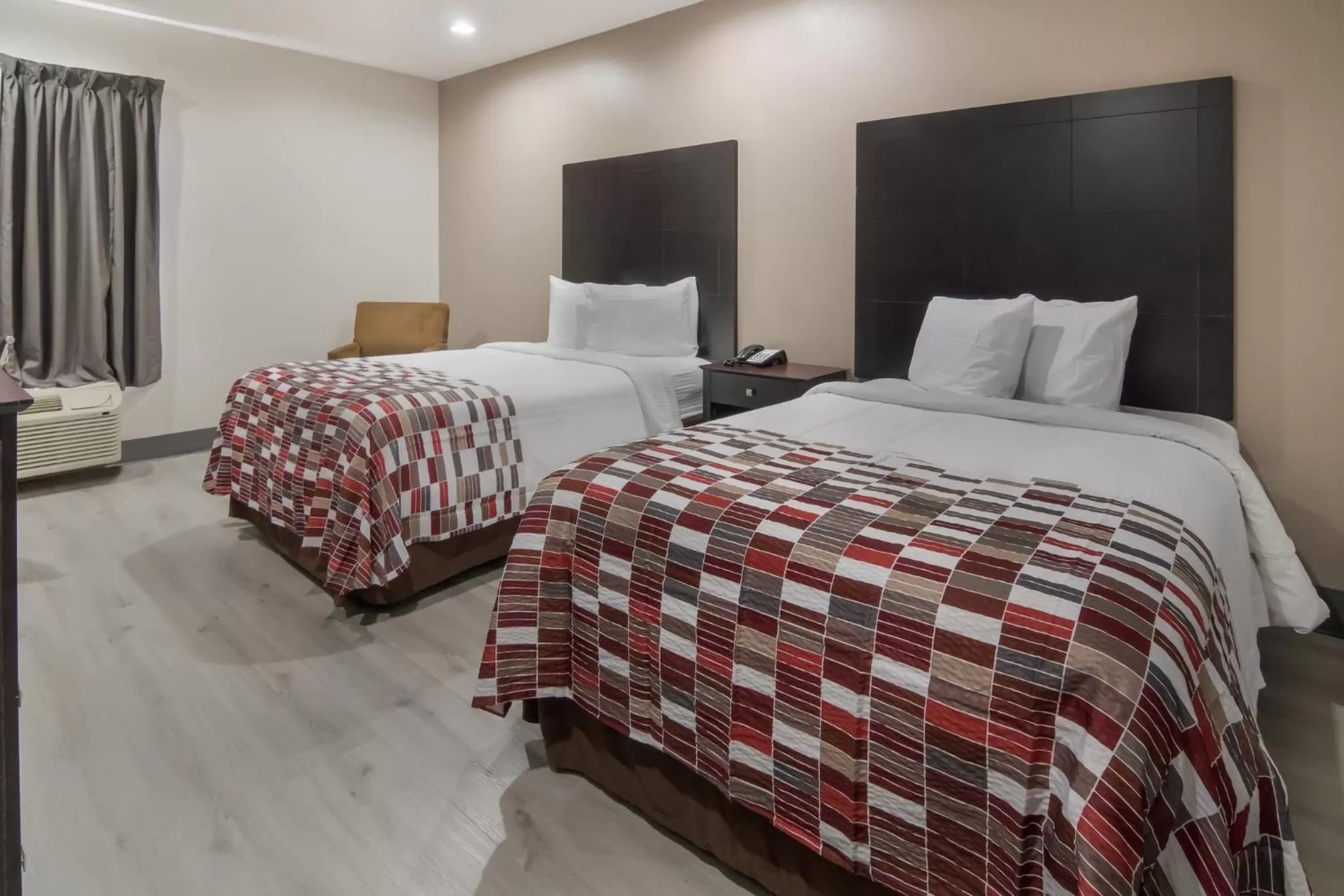 Bedroom, Bed in Red Roof Inn Terrell