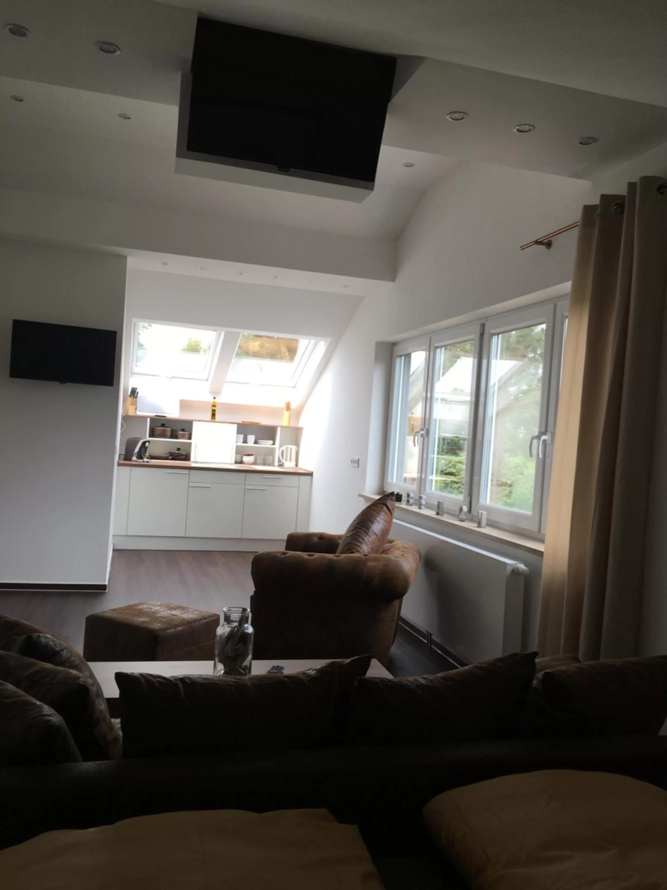 Photo of the whole room in Seaside-Townhouse