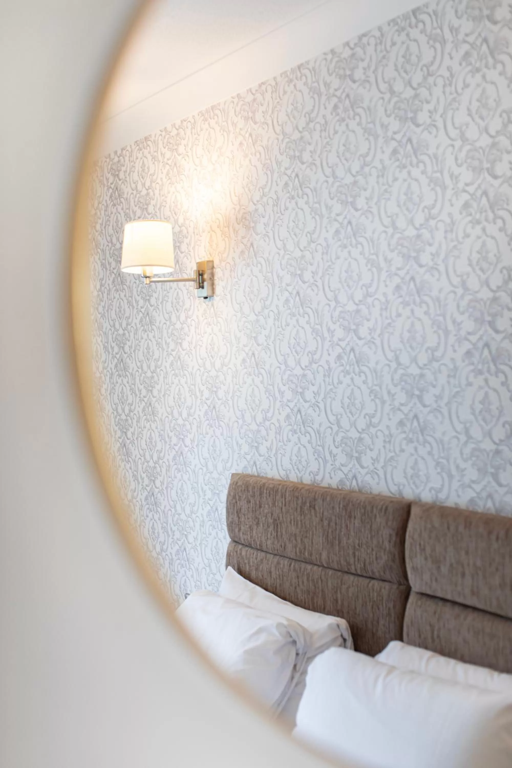 Bedroom, Bed in Ballina Manor Hotel