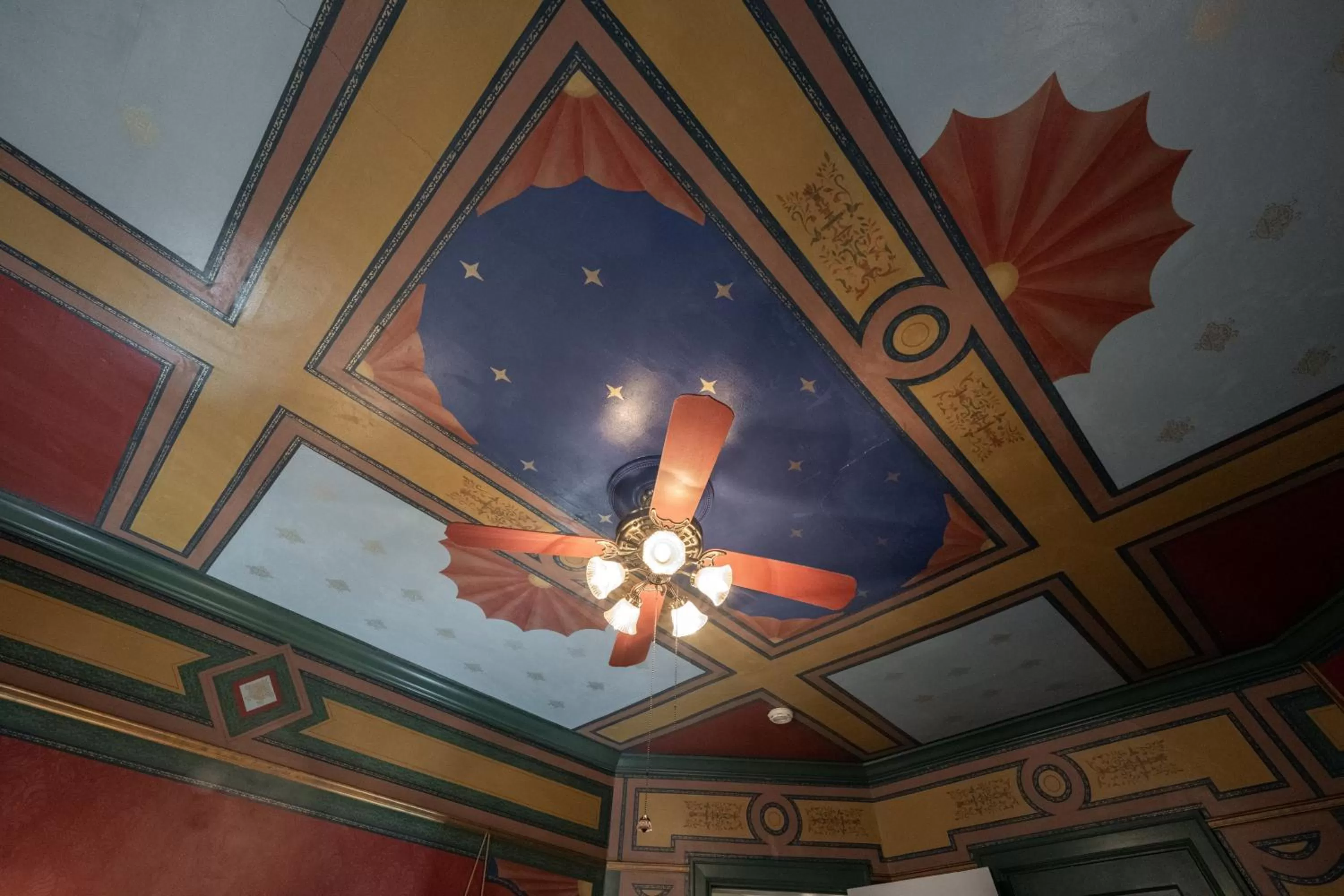 Decorative detail in Stone Soup Inn