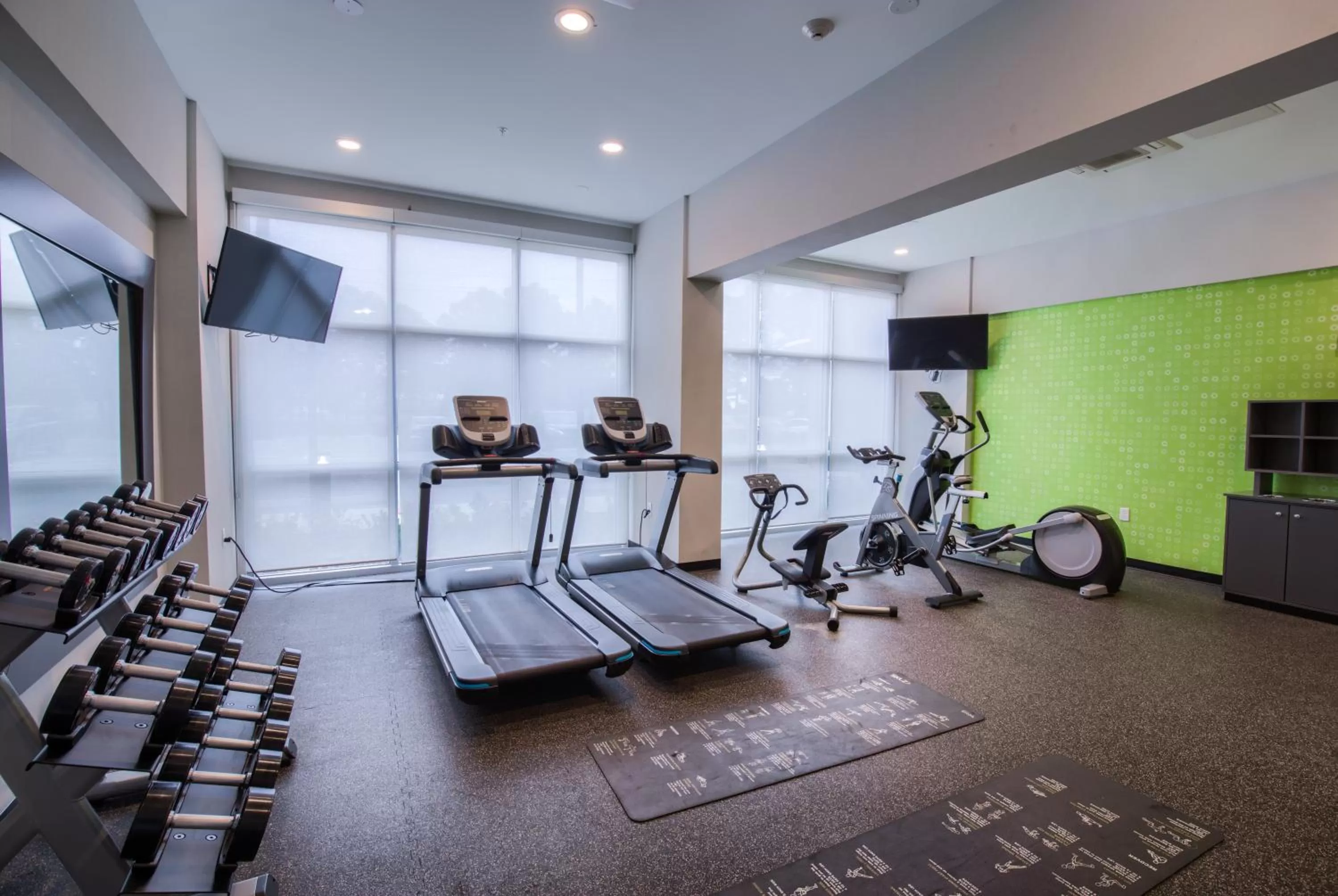 Fitness centre/facilities in La Quinta by Wyndham Mobile