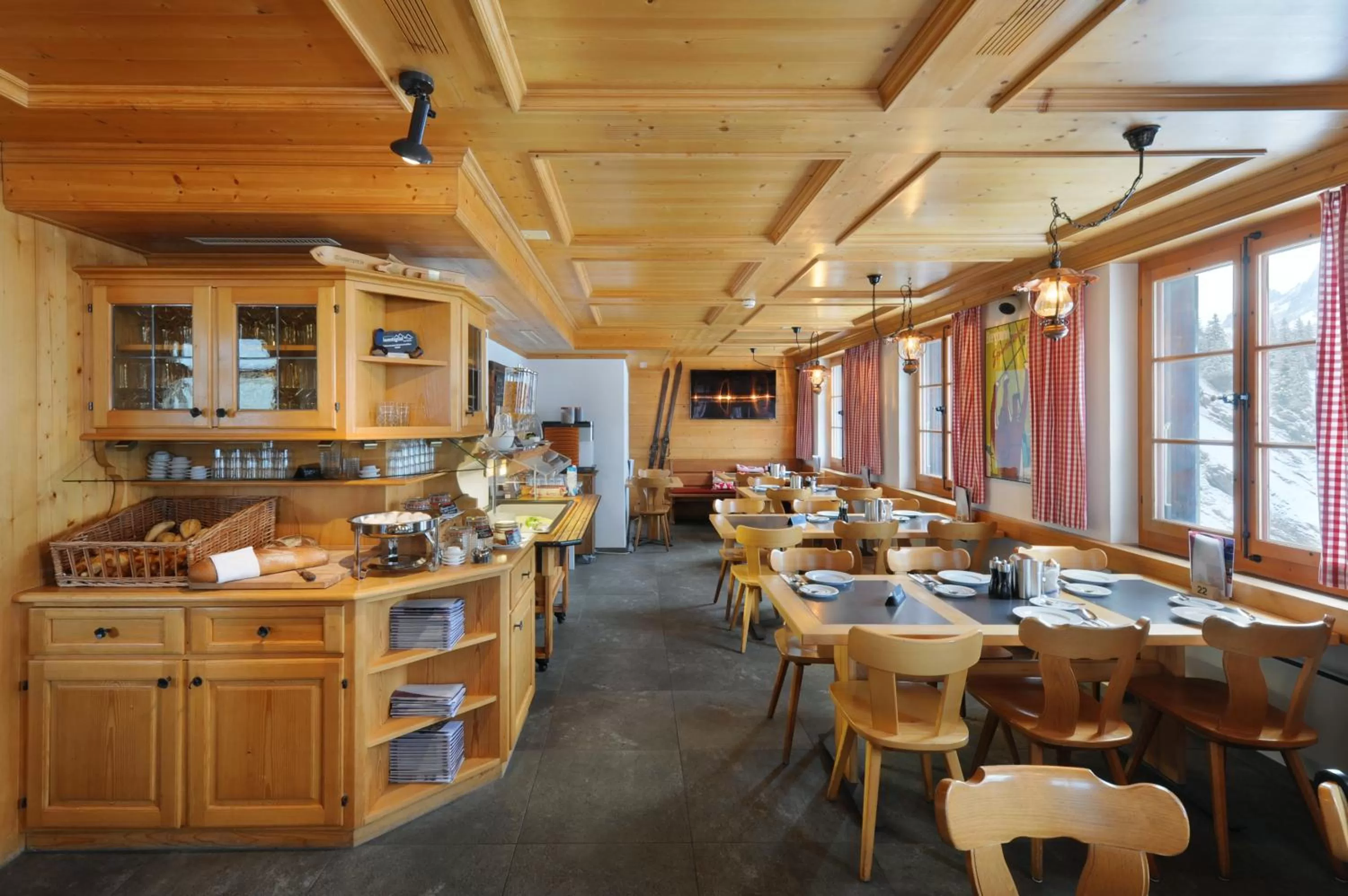 Restaurant/places to eat in Alpinhotel Bort