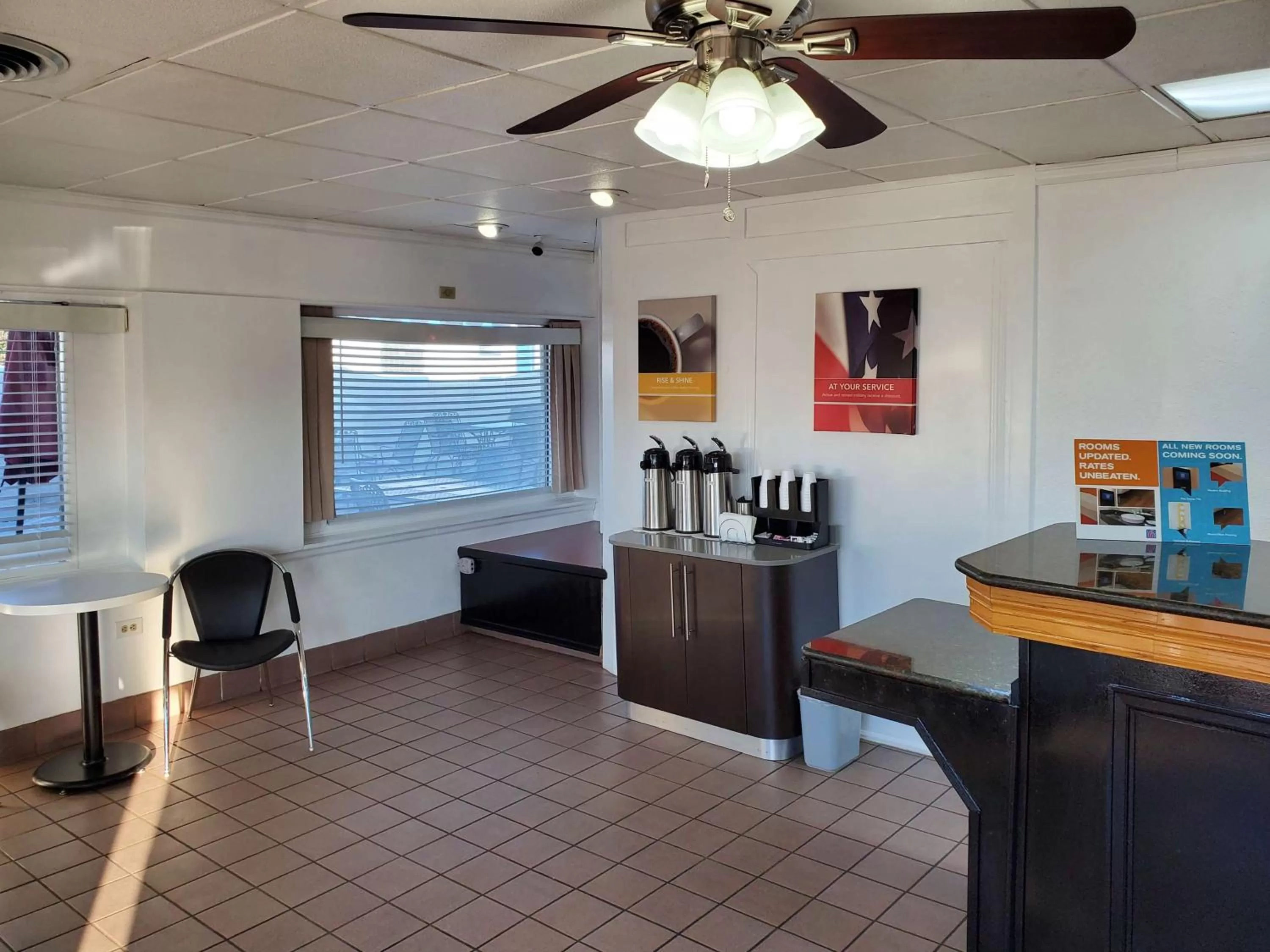 Lobby or reception in Motel 6-Canon City, CO 719-458-1216