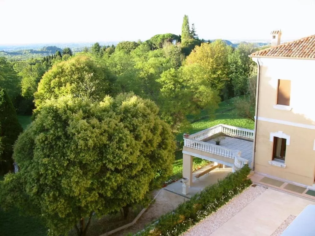 Property building in Villa Scalabrini
