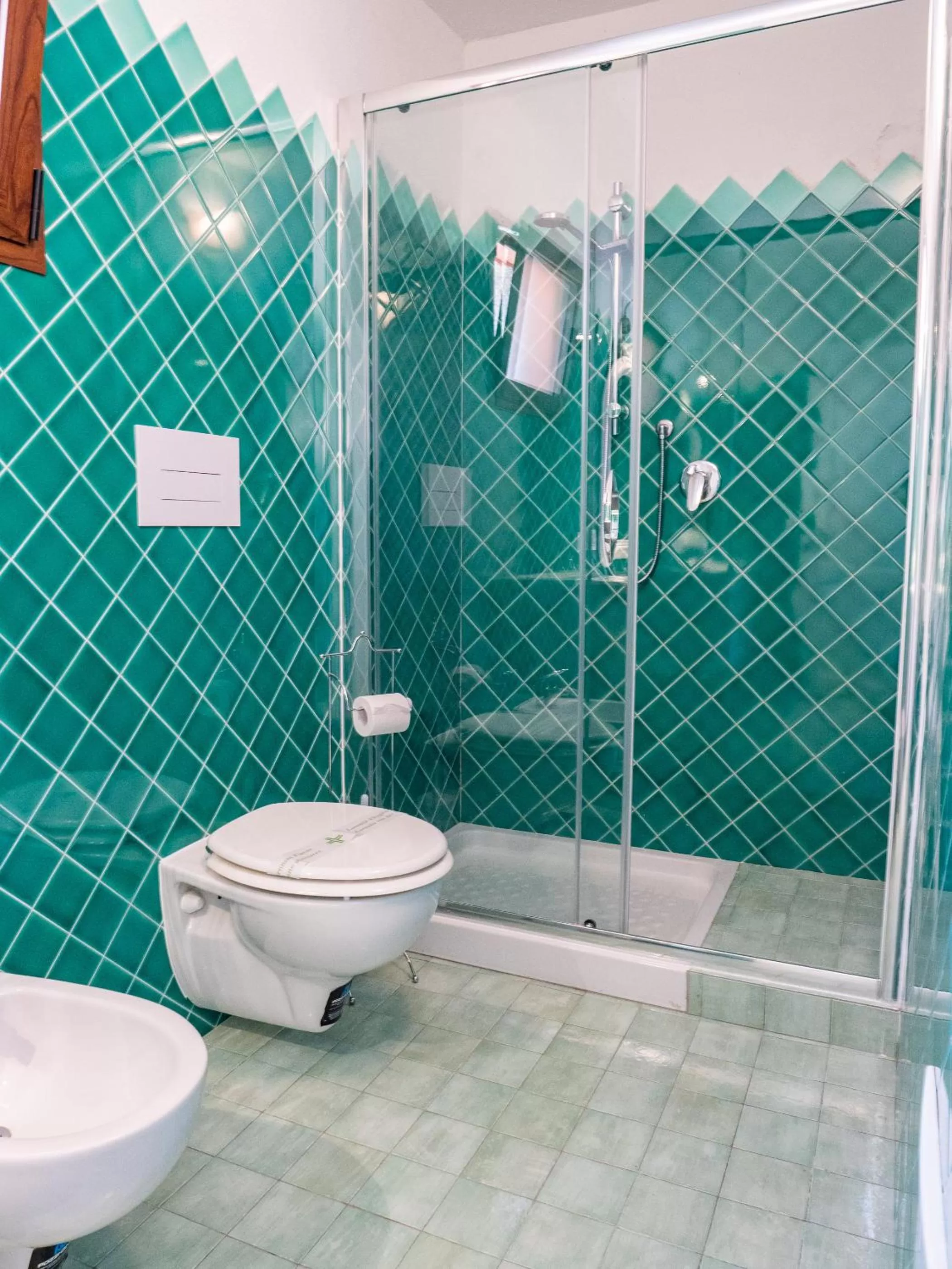 Shower in QUADRIFOGLIO Affittacamere