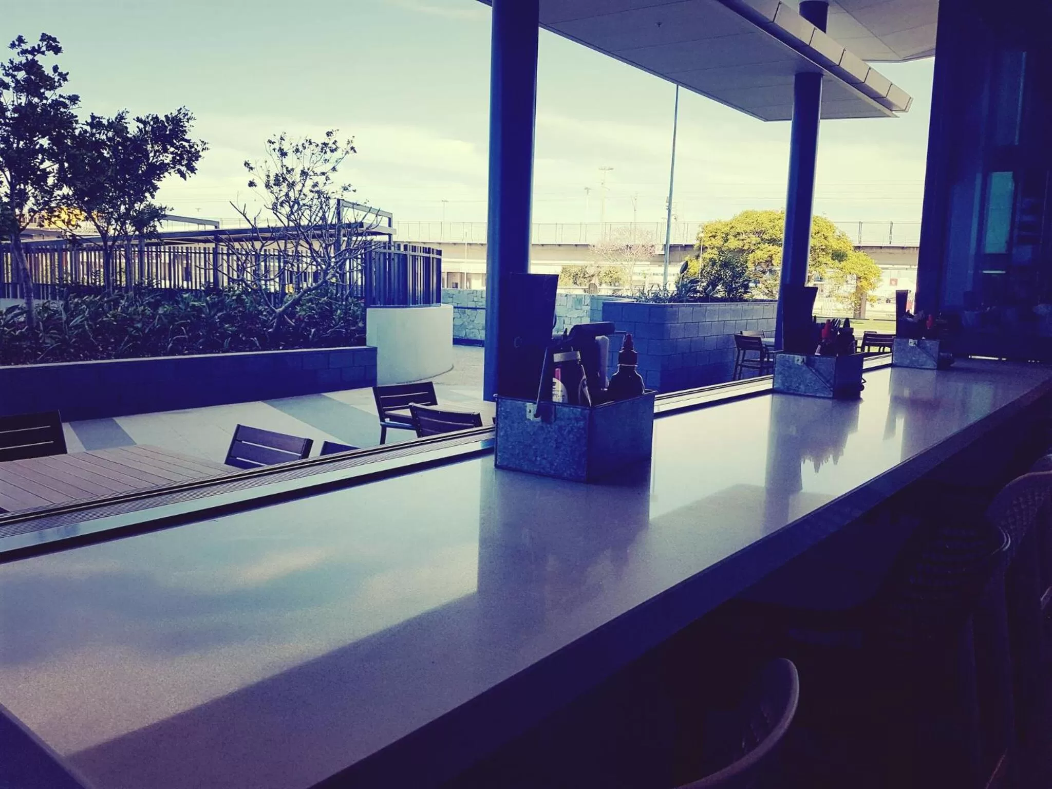 Restaurant/places to eat in ibis Brisbane Airport