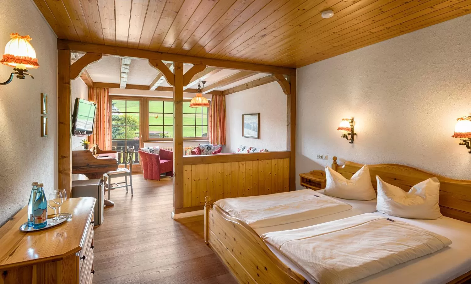 TV and multimedia, Bed in Hotel Zum Löwen - Unteres Wirtshaus