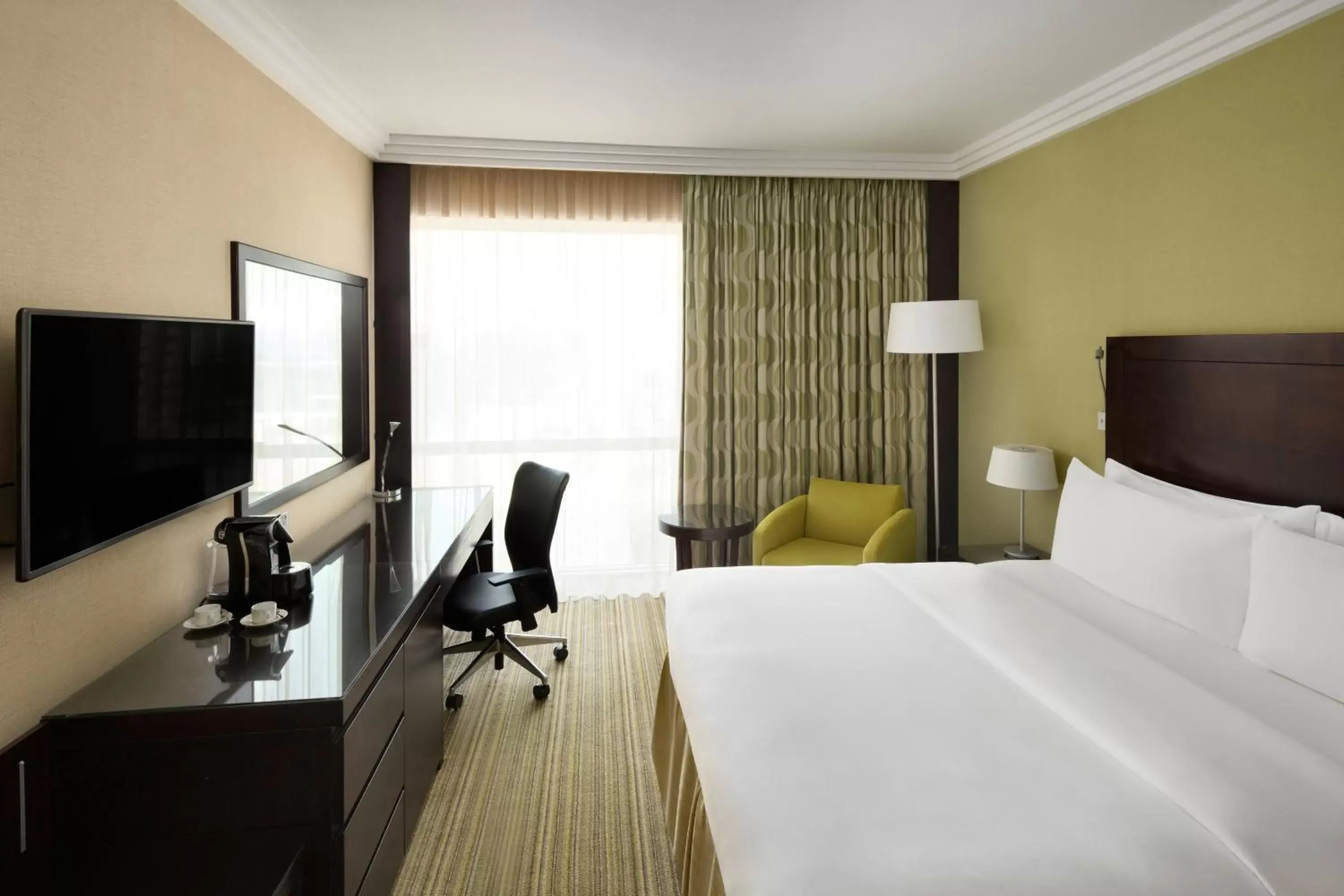 Standard Queen Room in Crowne Plaza Jeddah by IHG Standard Queen Room in Crowne Plaza Jeddah by IHG