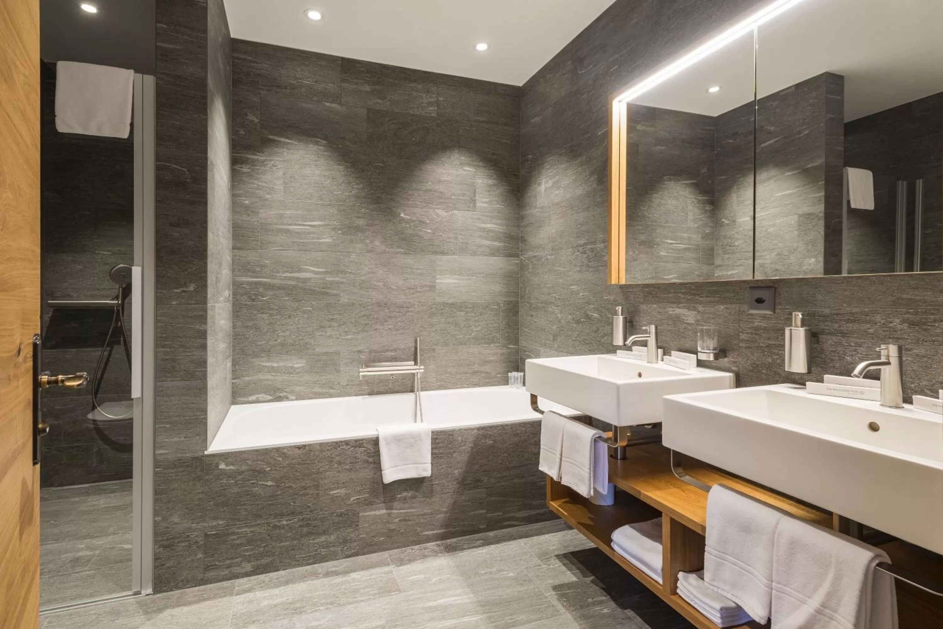 Bathroom in Hotel Sarain Active Mountain Resort