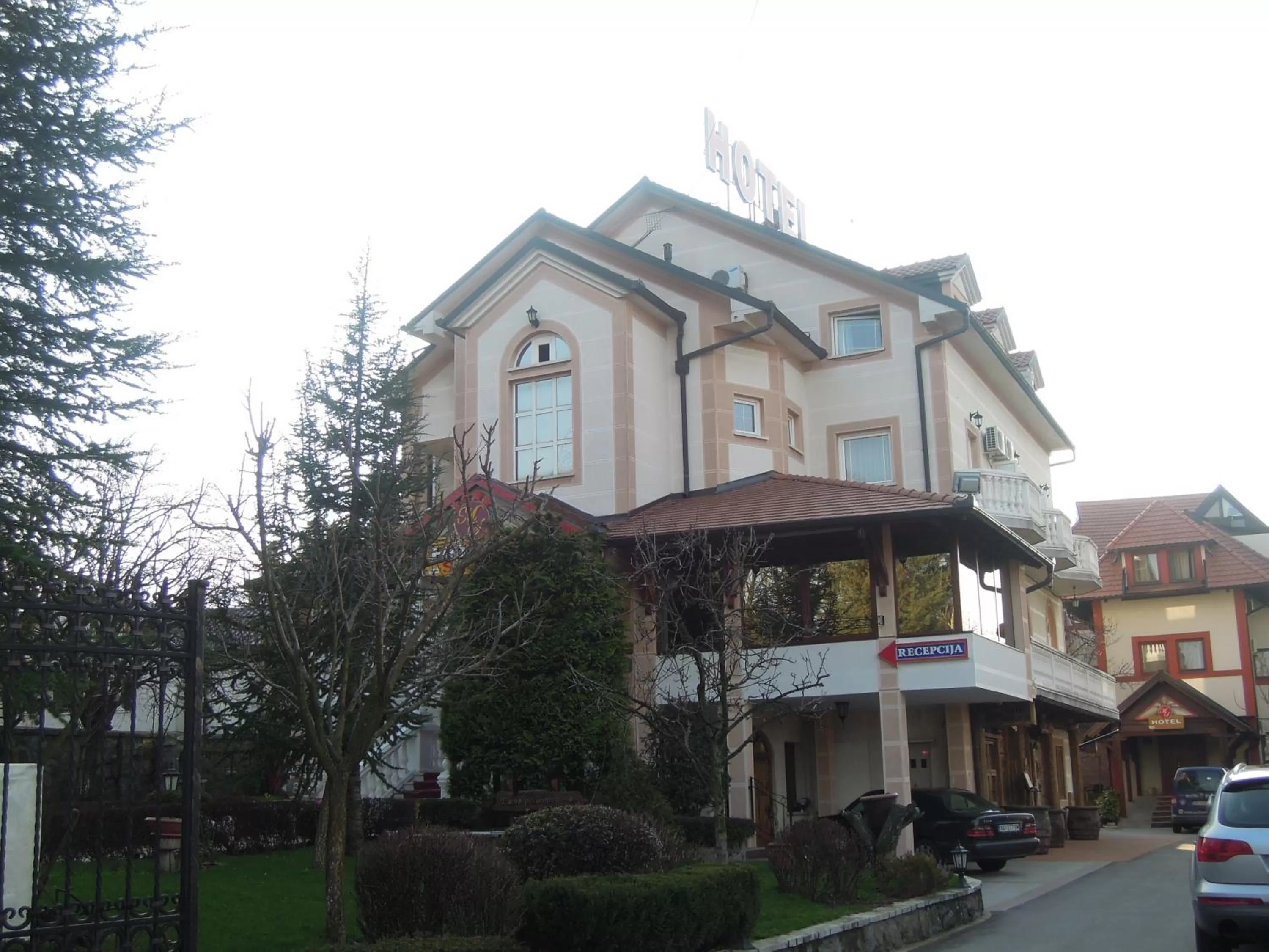 Facade/entrance, Property Building in Hotel Sucevic Garni