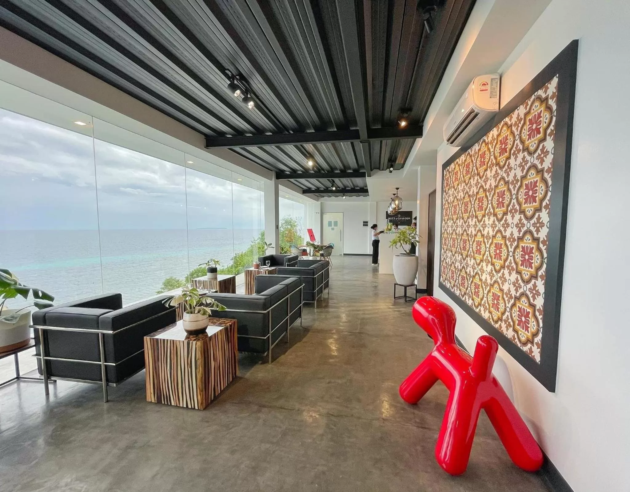 Restaurant/places to eat in Epic Suites Bohol ADULTS ONLY