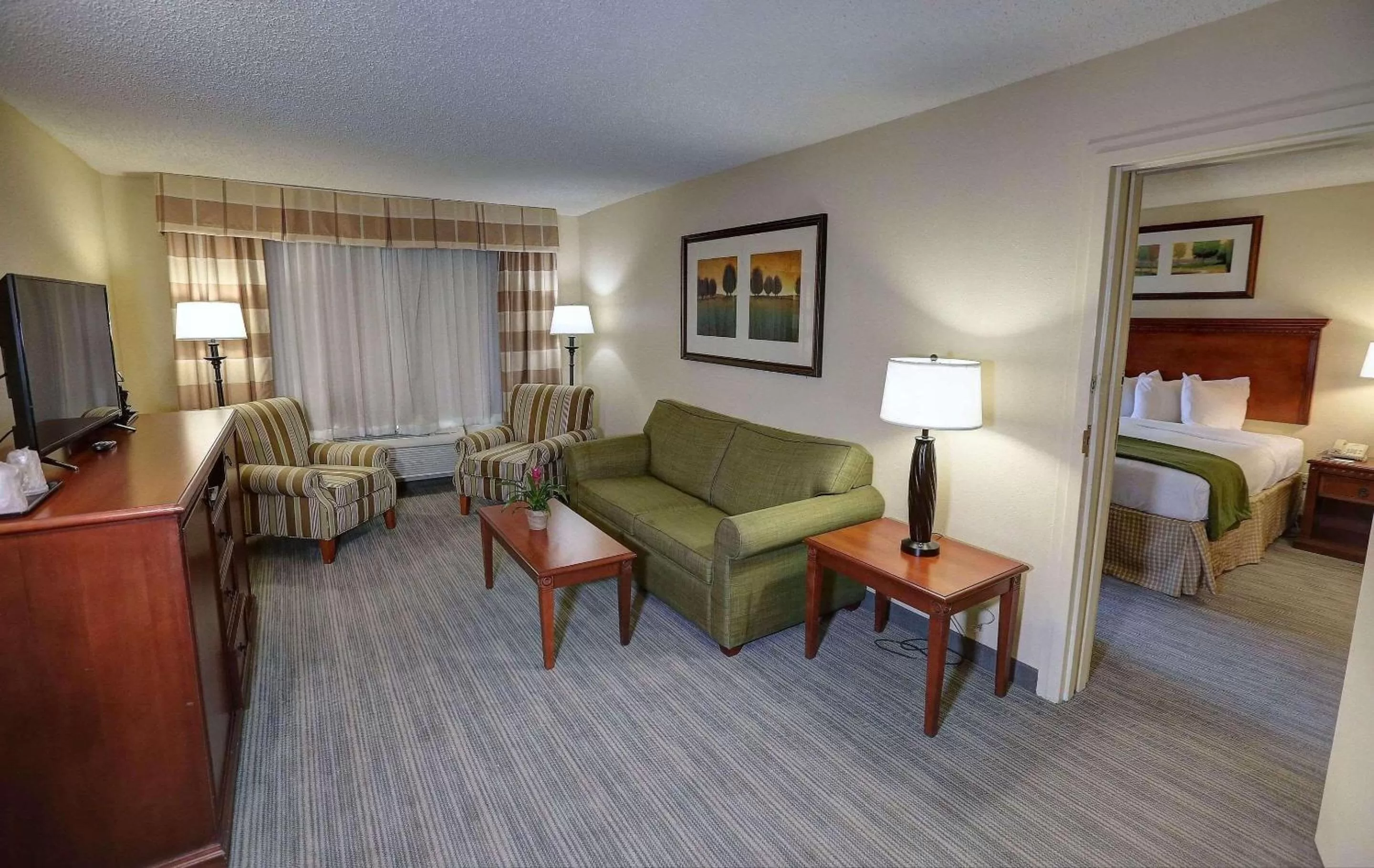 Bedroom in Country Inn & Suites by Radisson, Charlotte I-85 Airport, NC