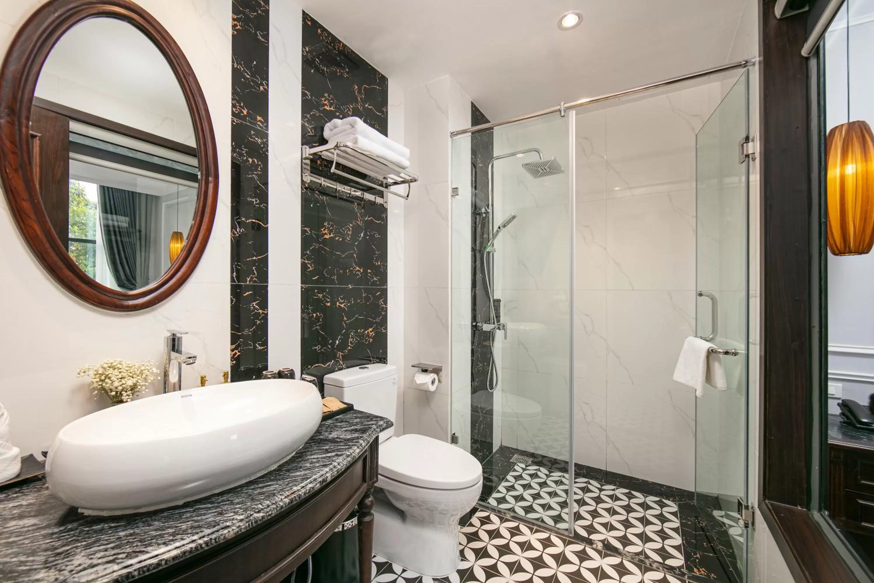 Shower in Salute Premium Hotel & Spa