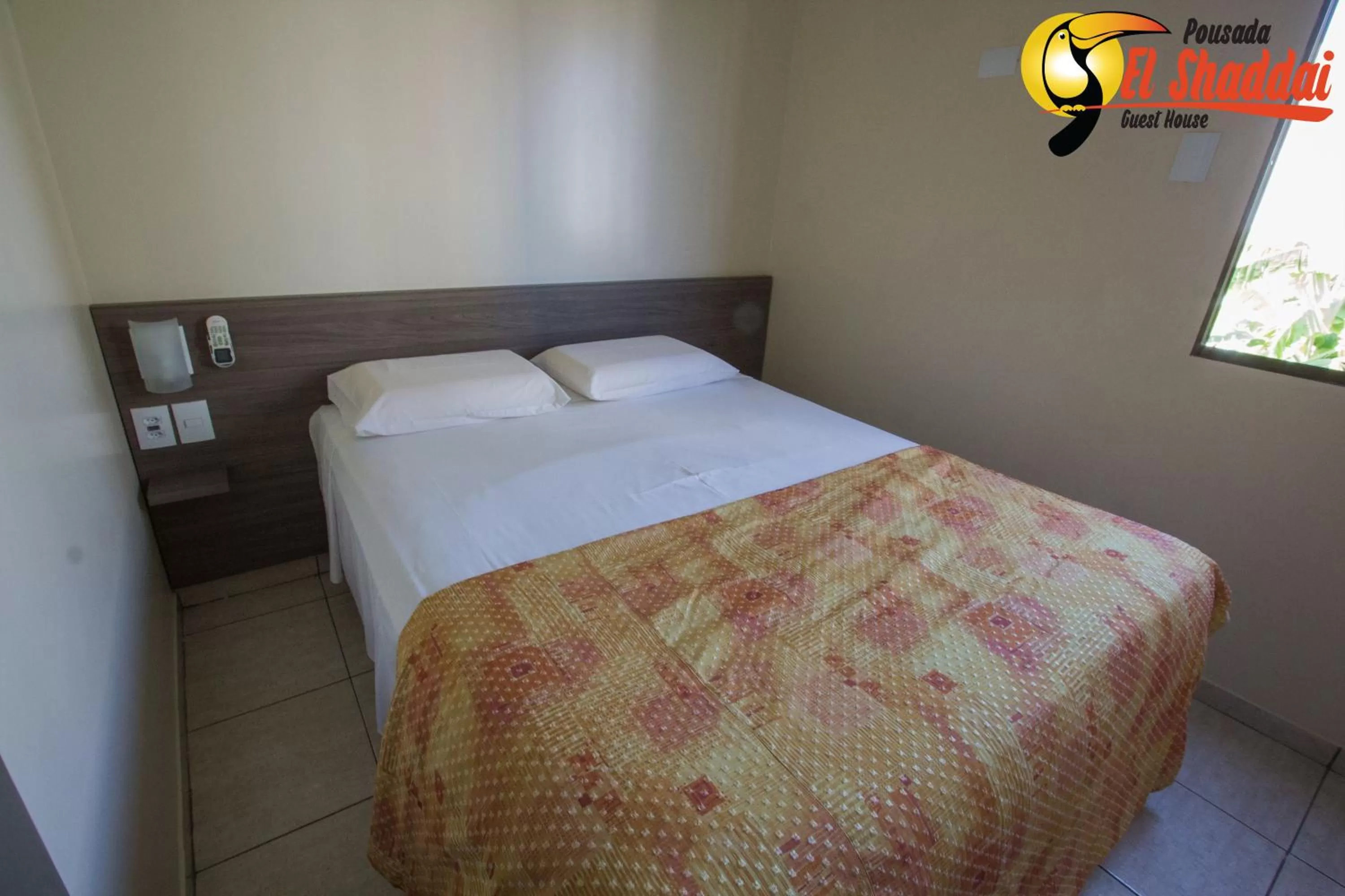 Shower, Bed in Pousada El Shaddai