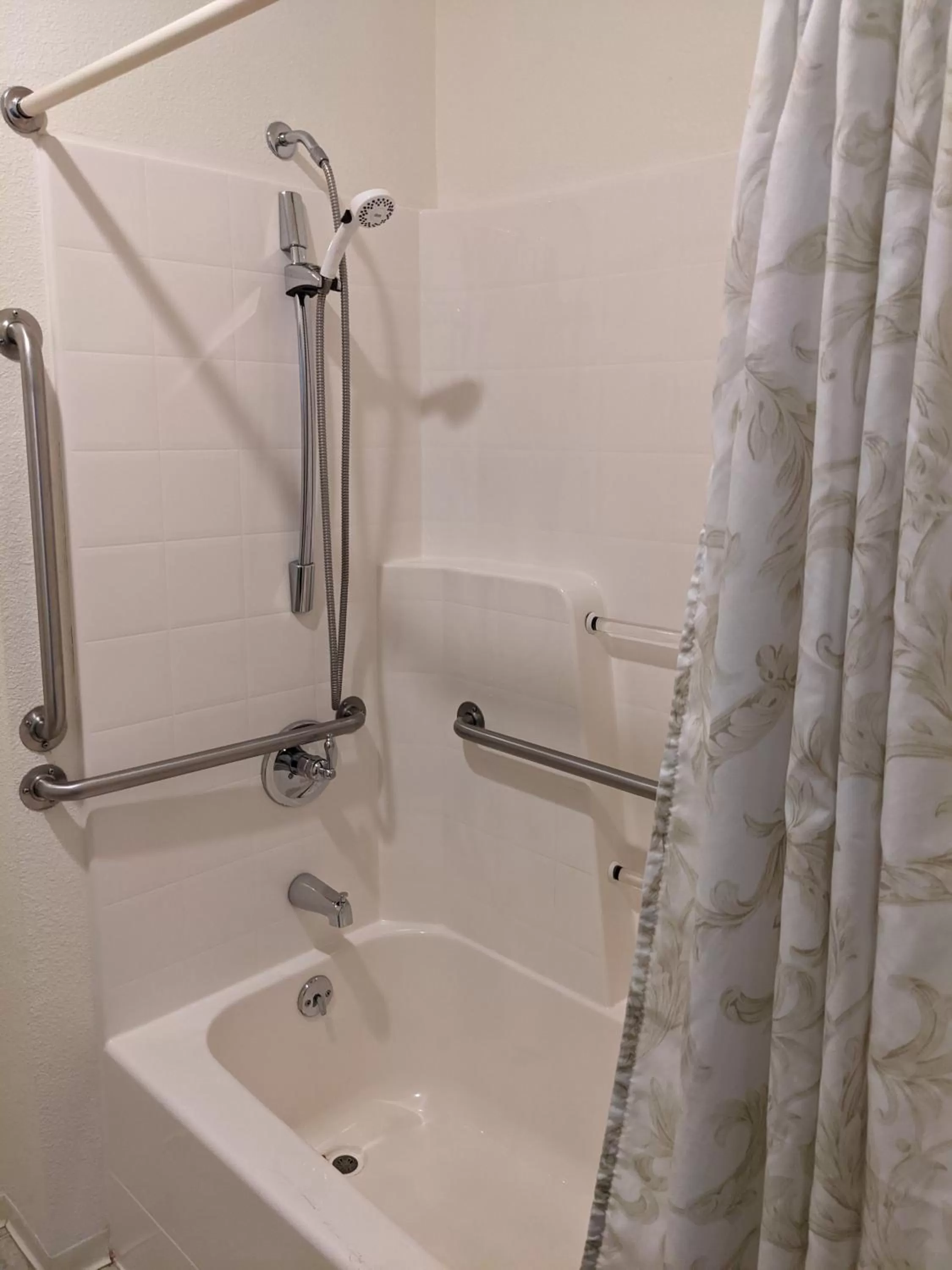 Bathroom in Lighthouse Inn