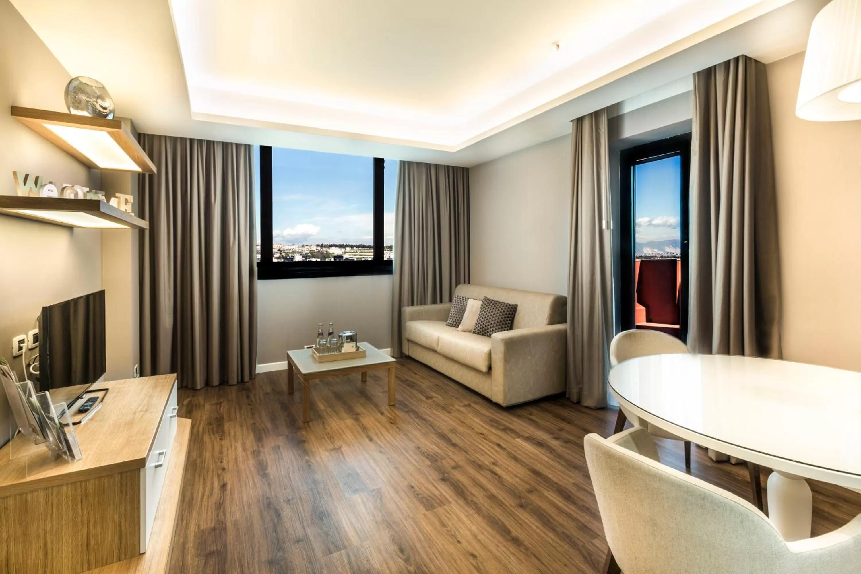 Photo of the whole room in Holiday Inn Naples by IHG