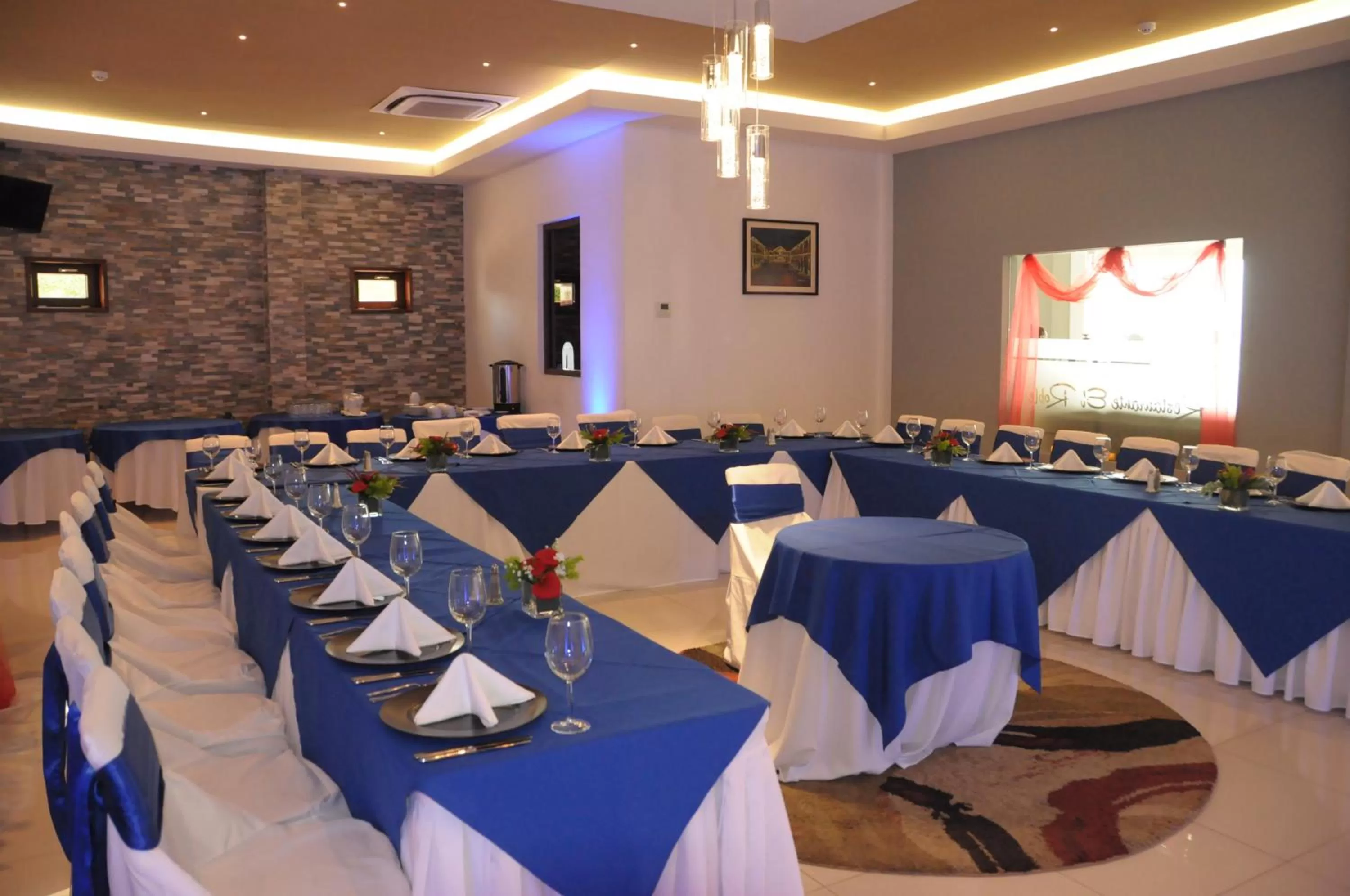 Restaurant/places to eat in Hotel Agualcas