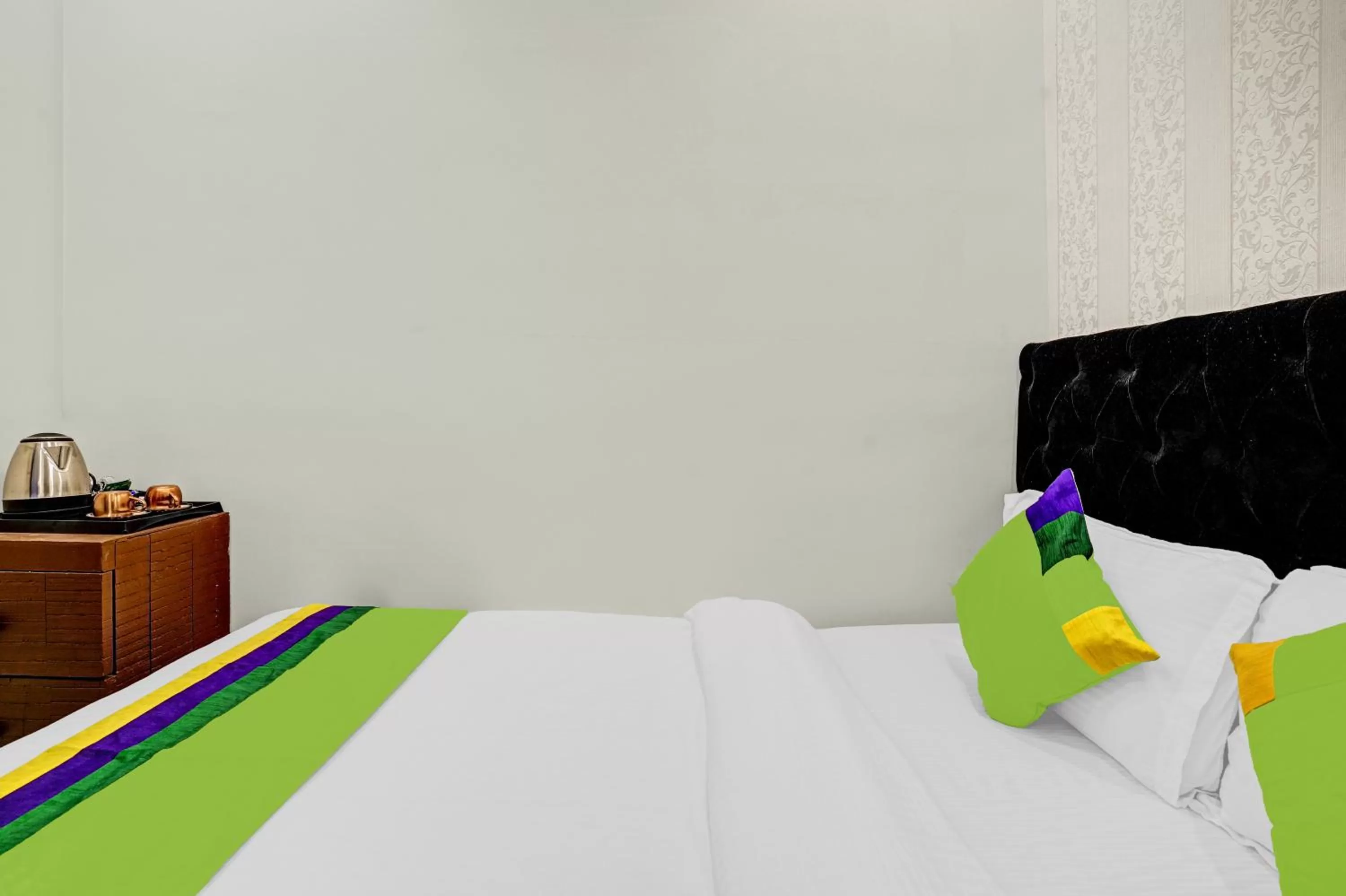 Bed in Treebo Trend Freedom Star, Vile Parle