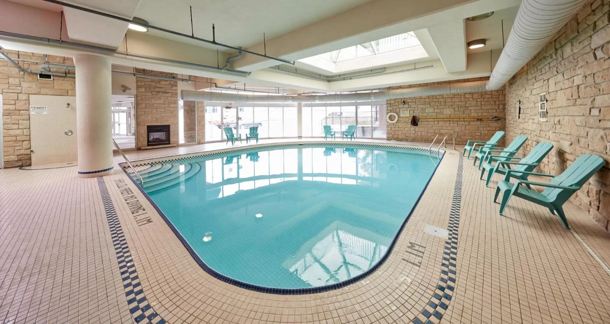 Swimming pool in The Falls Hotel & Inn