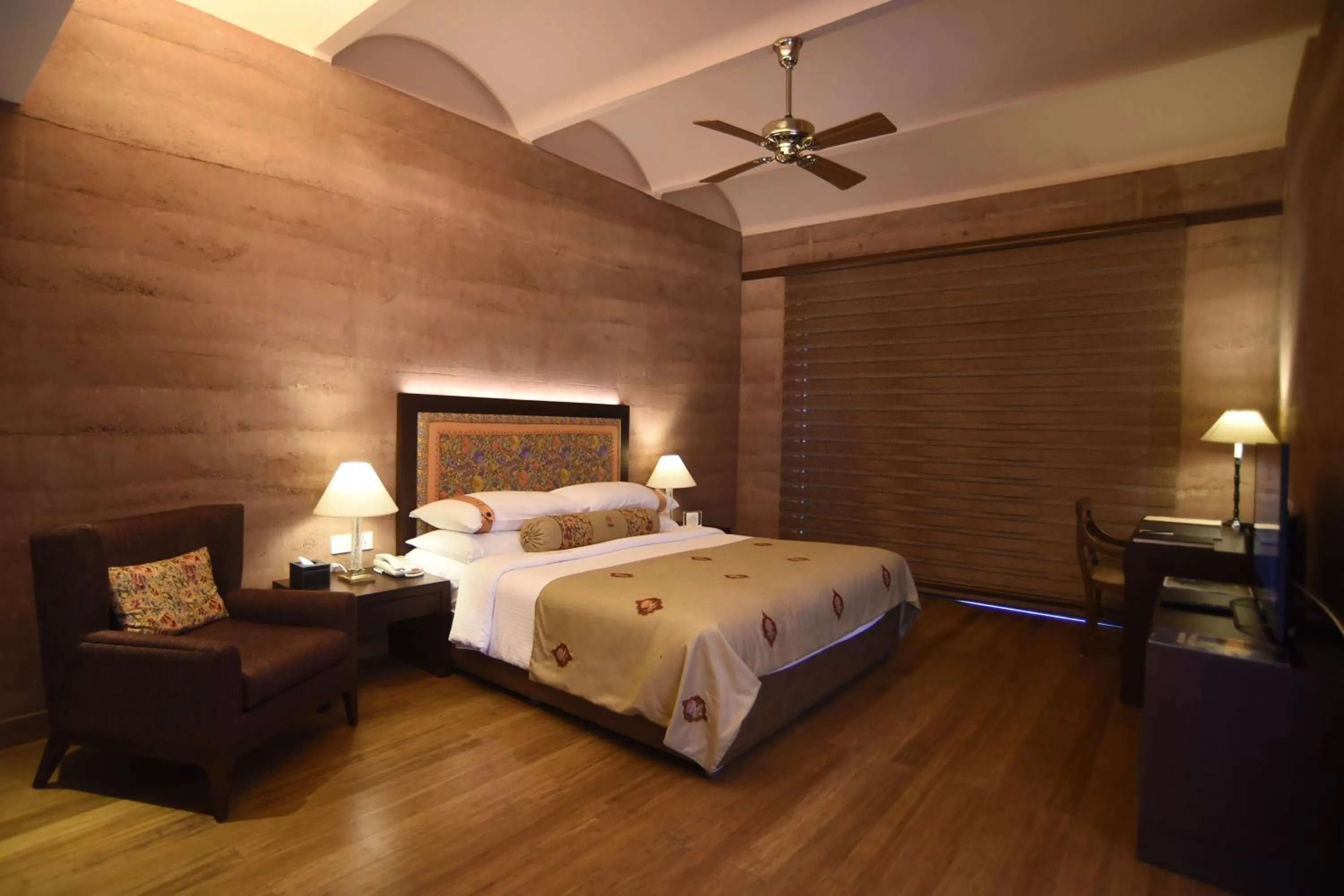 Photo of the whole room, Bed in The Lalit Mangar