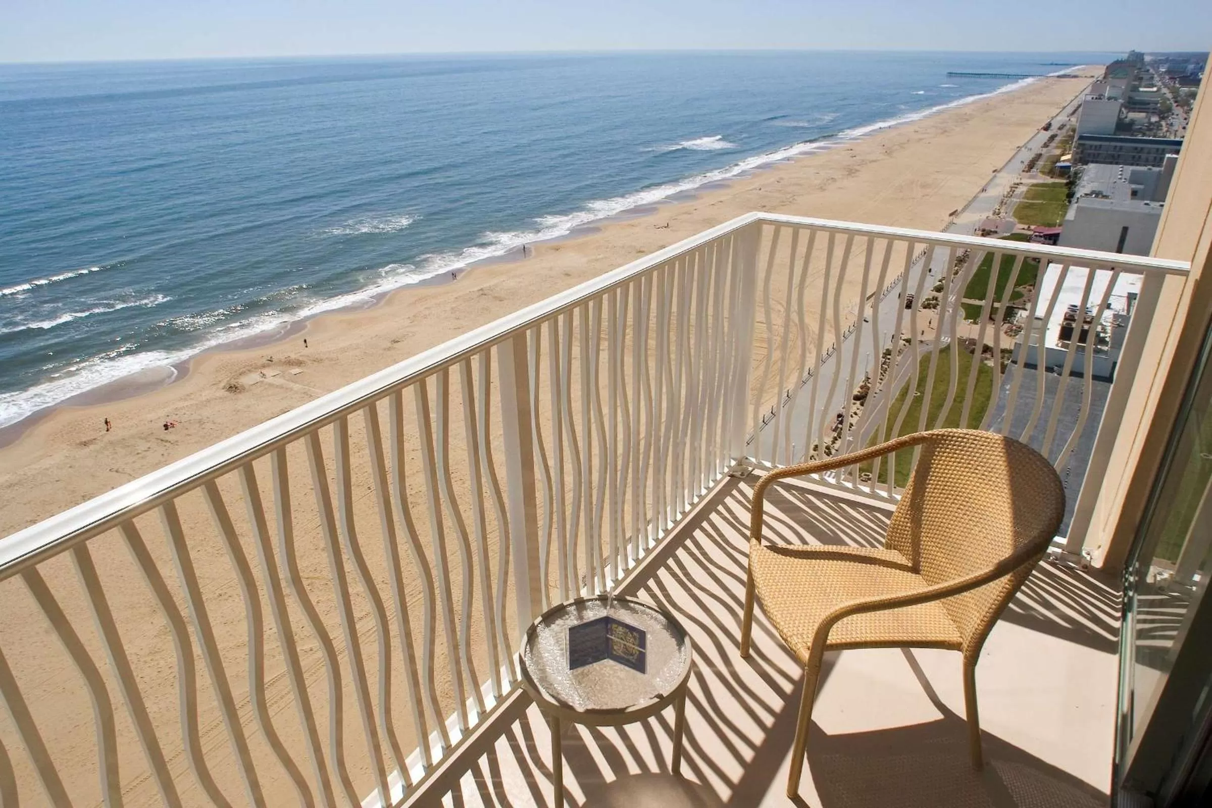 Living room in Hilton Virginia Beach Oceanfront