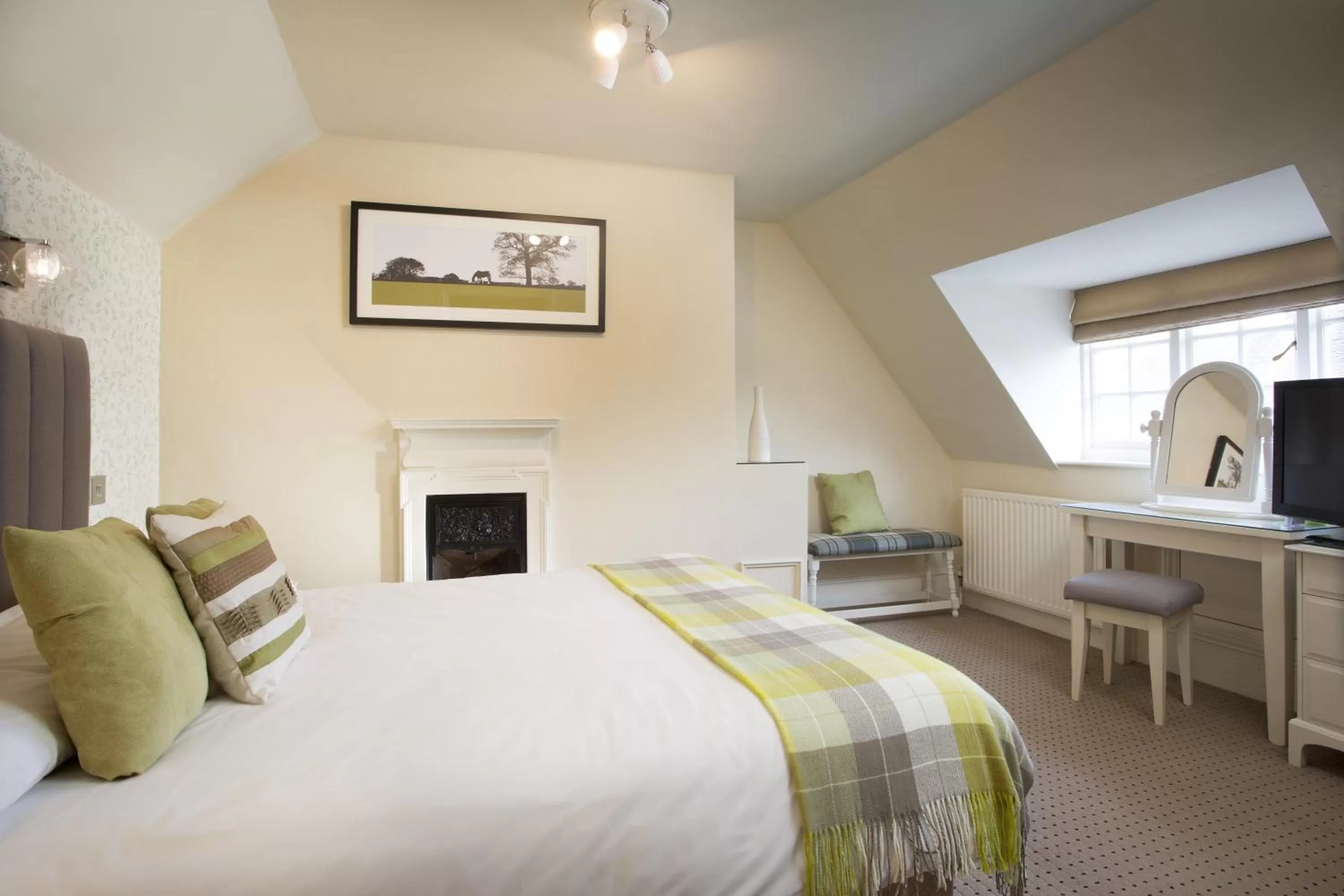 Bedroom, Bed in The George Hotel & Brasserie, Cranbrook