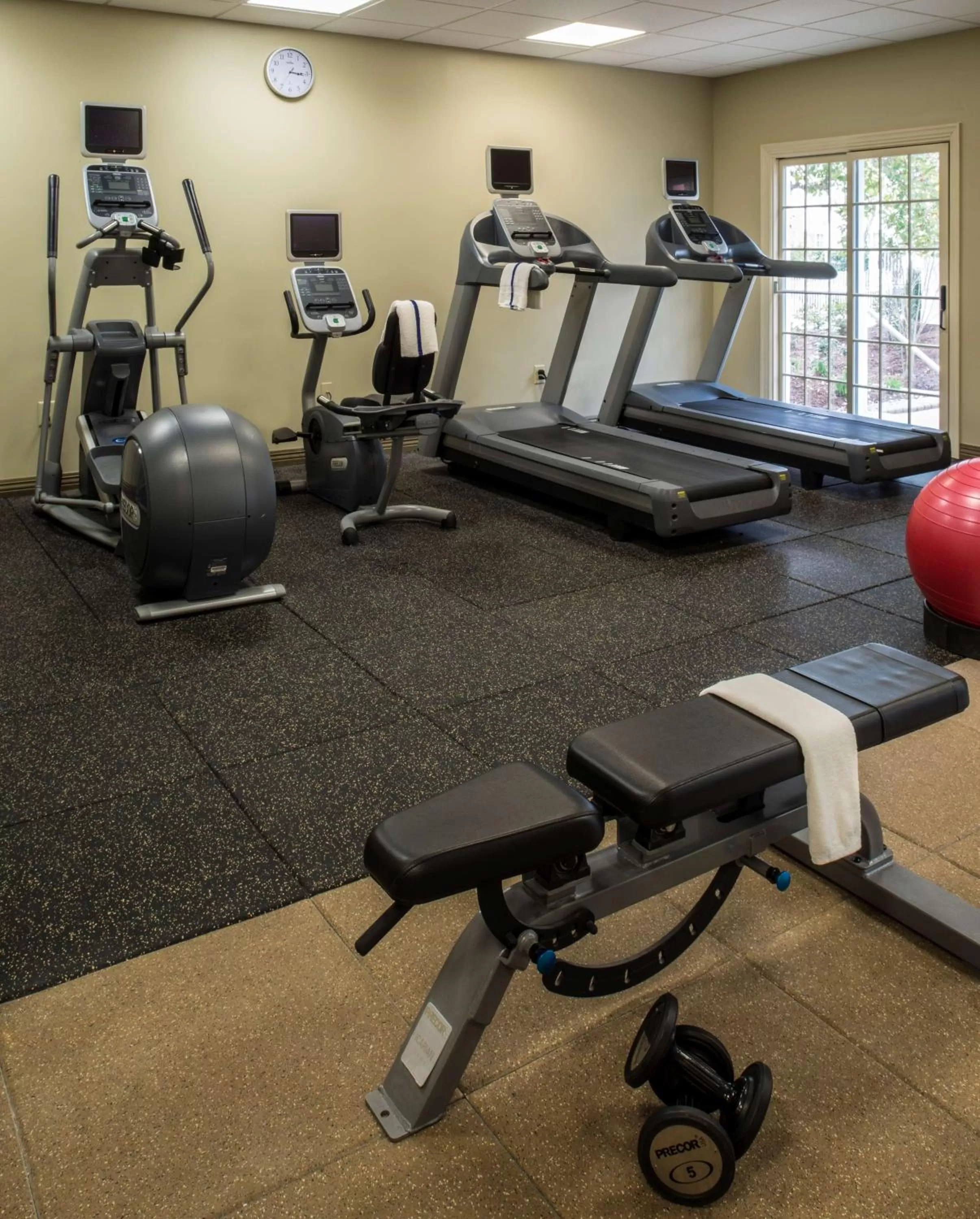 Fitness centre/facilities in DoubleTree by Hilton Raleigh Durham Airport at Research Triangle Park