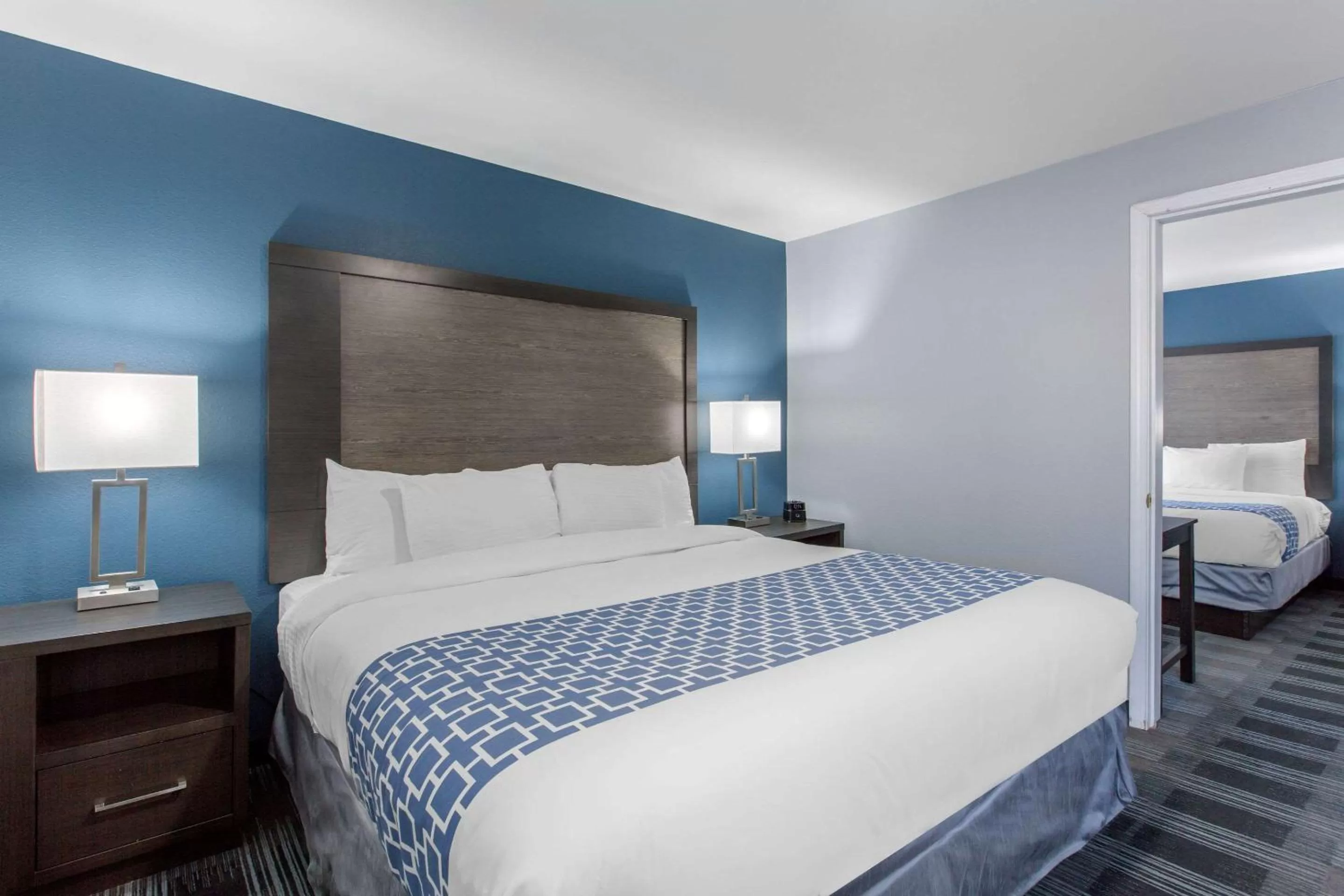 Photo of the whole room, Bed in Cielo Hotel Bishop-Mammoth, an Ascend Collection Hotel